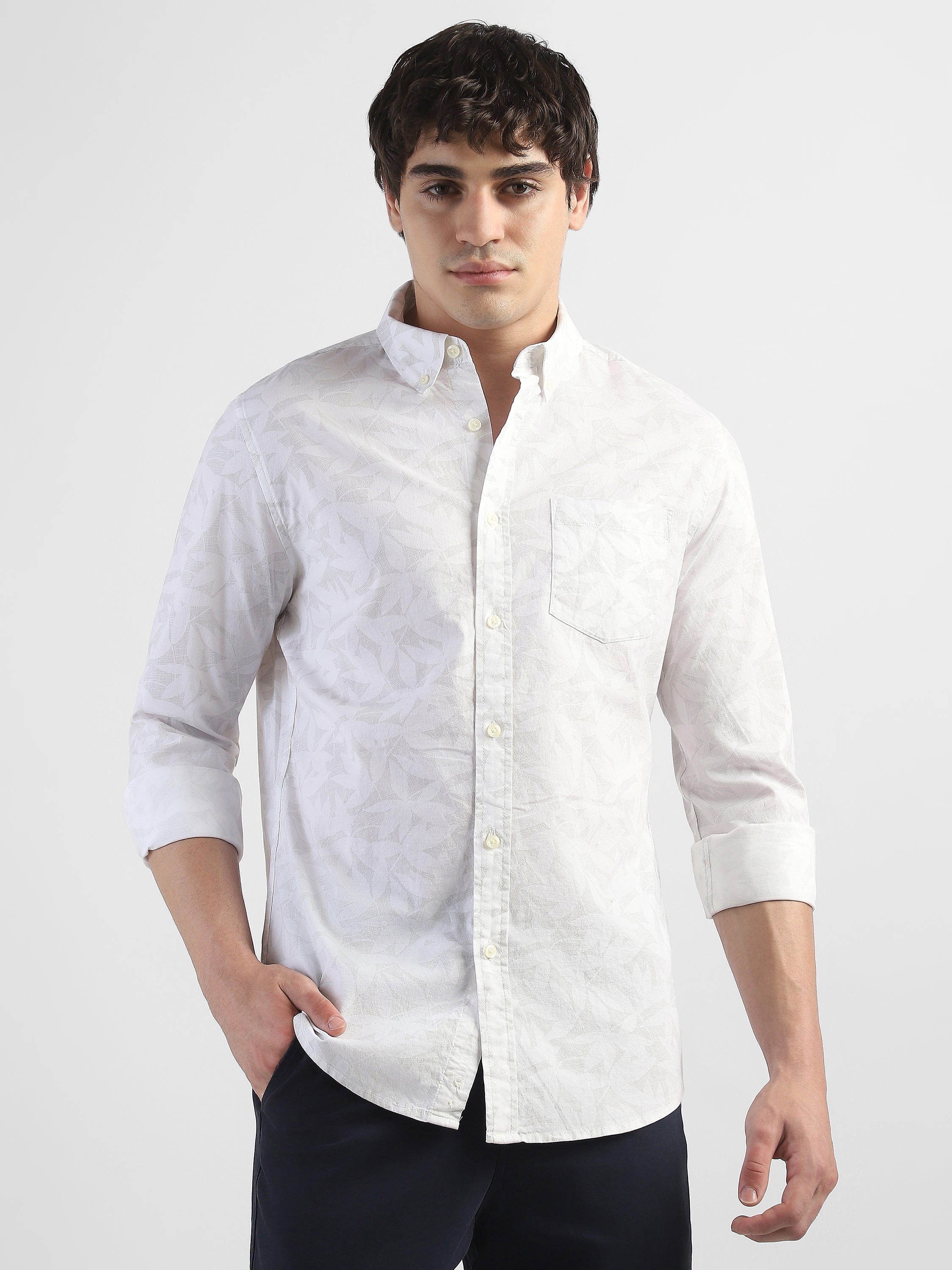 Men White Leaf Printed Regular Fit Shirt