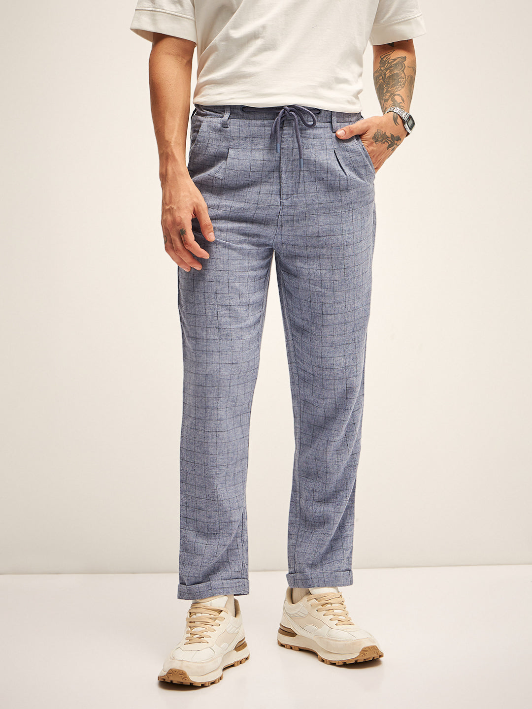 Men Blue Checked Regular Fit Mid-Rise Casual Pant