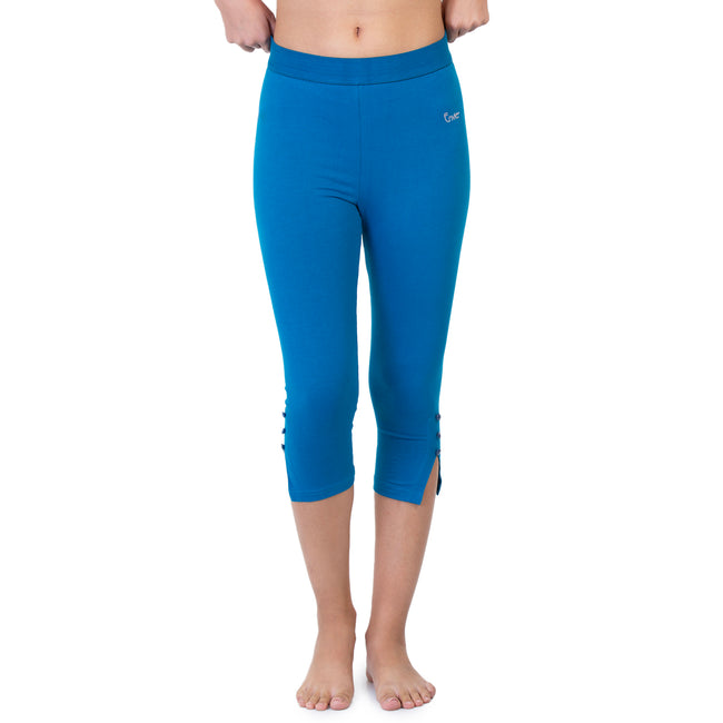 Women Blue 3/4th Solid Capri