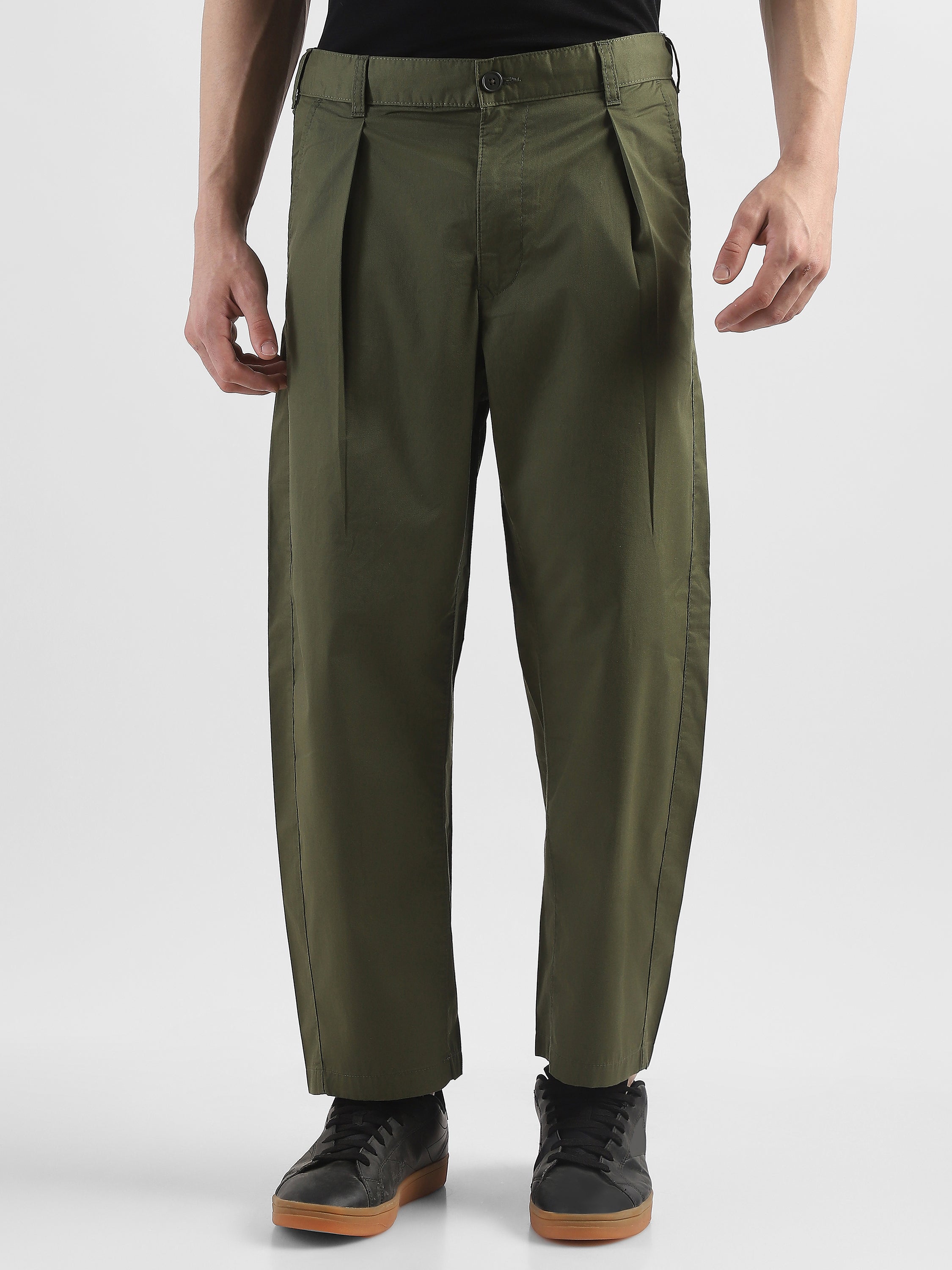 Men Olive Pleated Mid Rise Comfort Fit Trousers