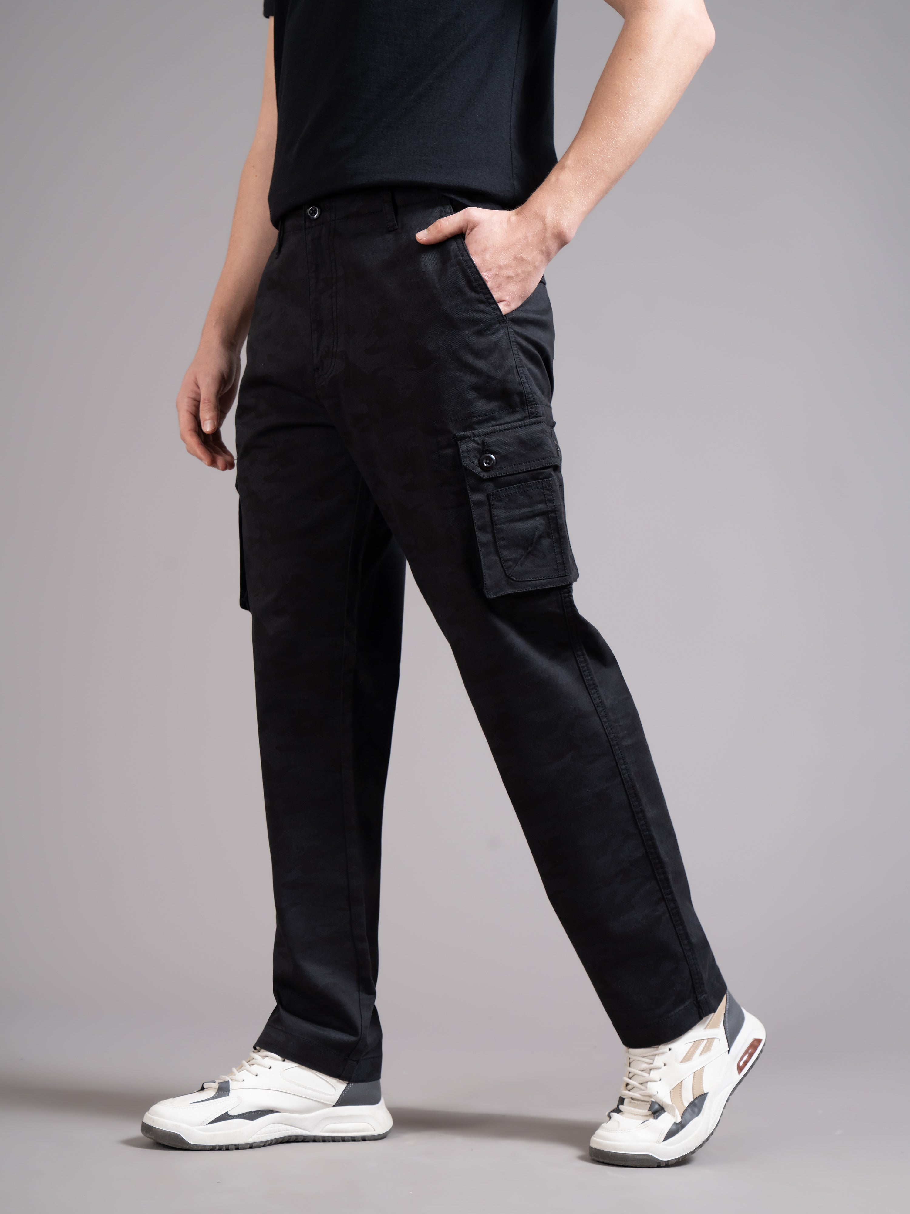 Men Black Relaxed Fit Cargo Trouser