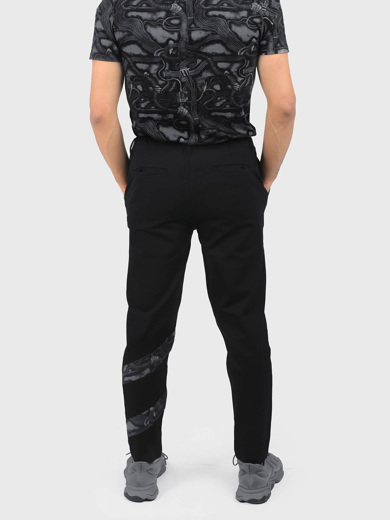 Unisex Cropped Appliqued Jogger