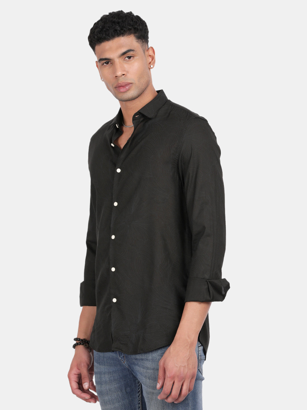 Men Black Slim Fit Spread Collar Full Sleeve Casual Shirt
