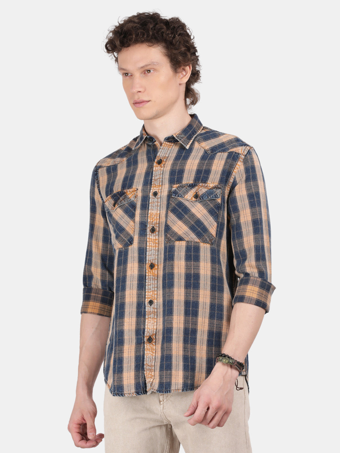 Men Cream Slim Fit Spread Collar Full Sleeve Casual Shirt
