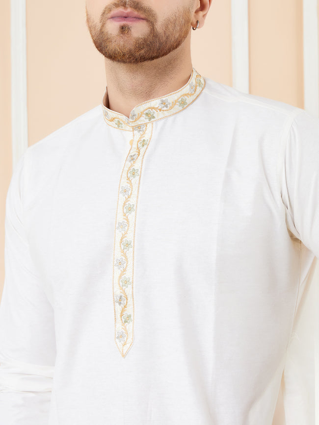 Men Cream Solid Cotton Straight Kurta With Emboridered Neckline