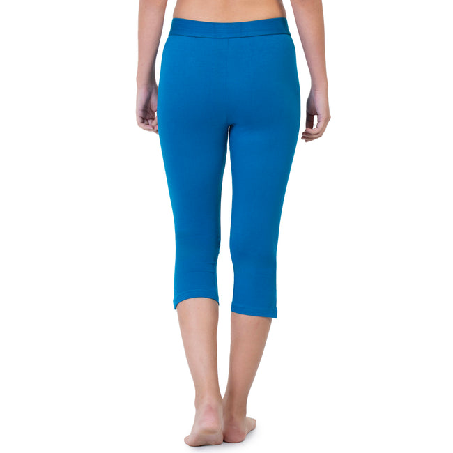Women Blue 3/4th Solid Capri