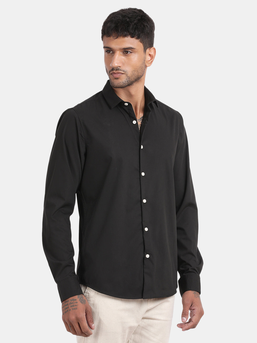 Men Black Slim Fit Spread Collar Full Sleeve Casual Shirt