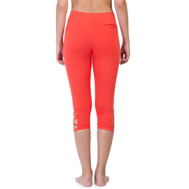 Women 3/4th Criss Cross Capri Pant