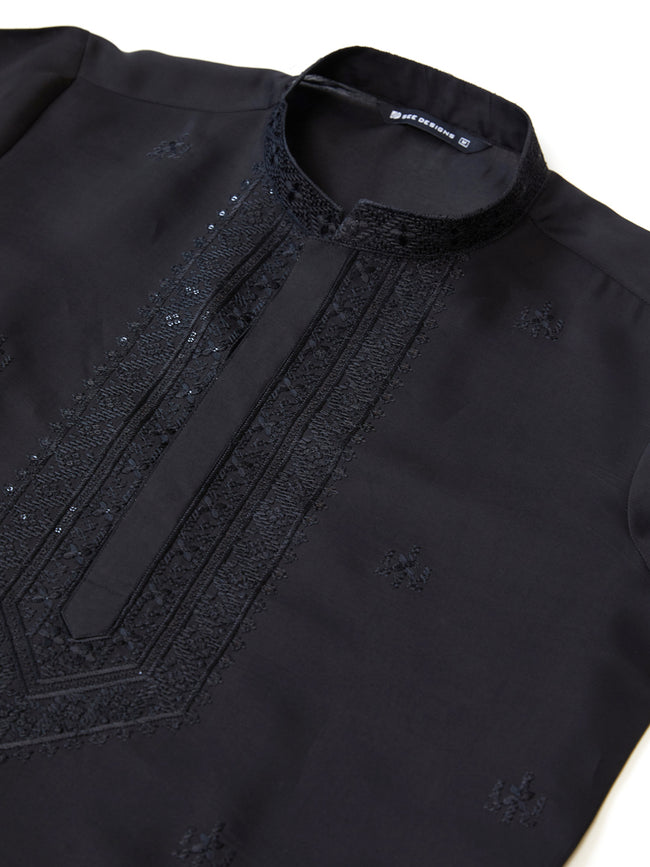 Men Black Embroidered Chanderi Silk Straight Kurta