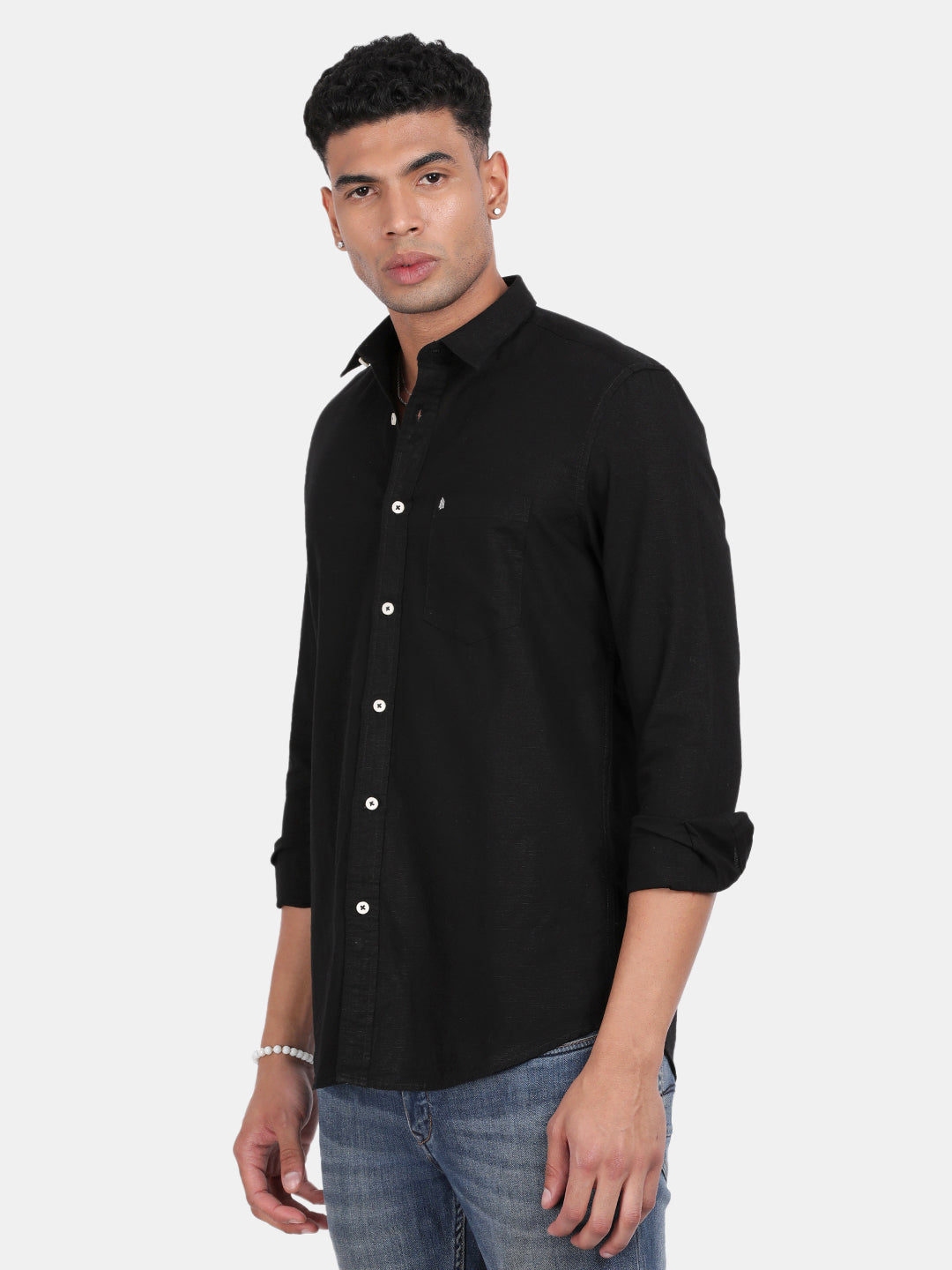 Men Black Slim Fit Spread Collar Full Sleeve Casual Shirt