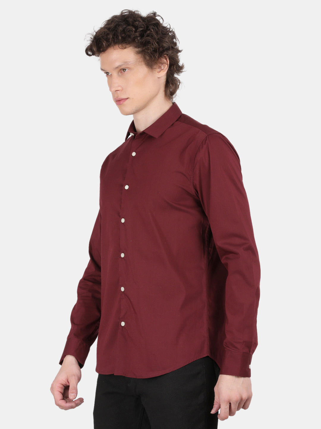 Men Maroon Slim Fit Spread Collar Full Sleeve Casual Shirt