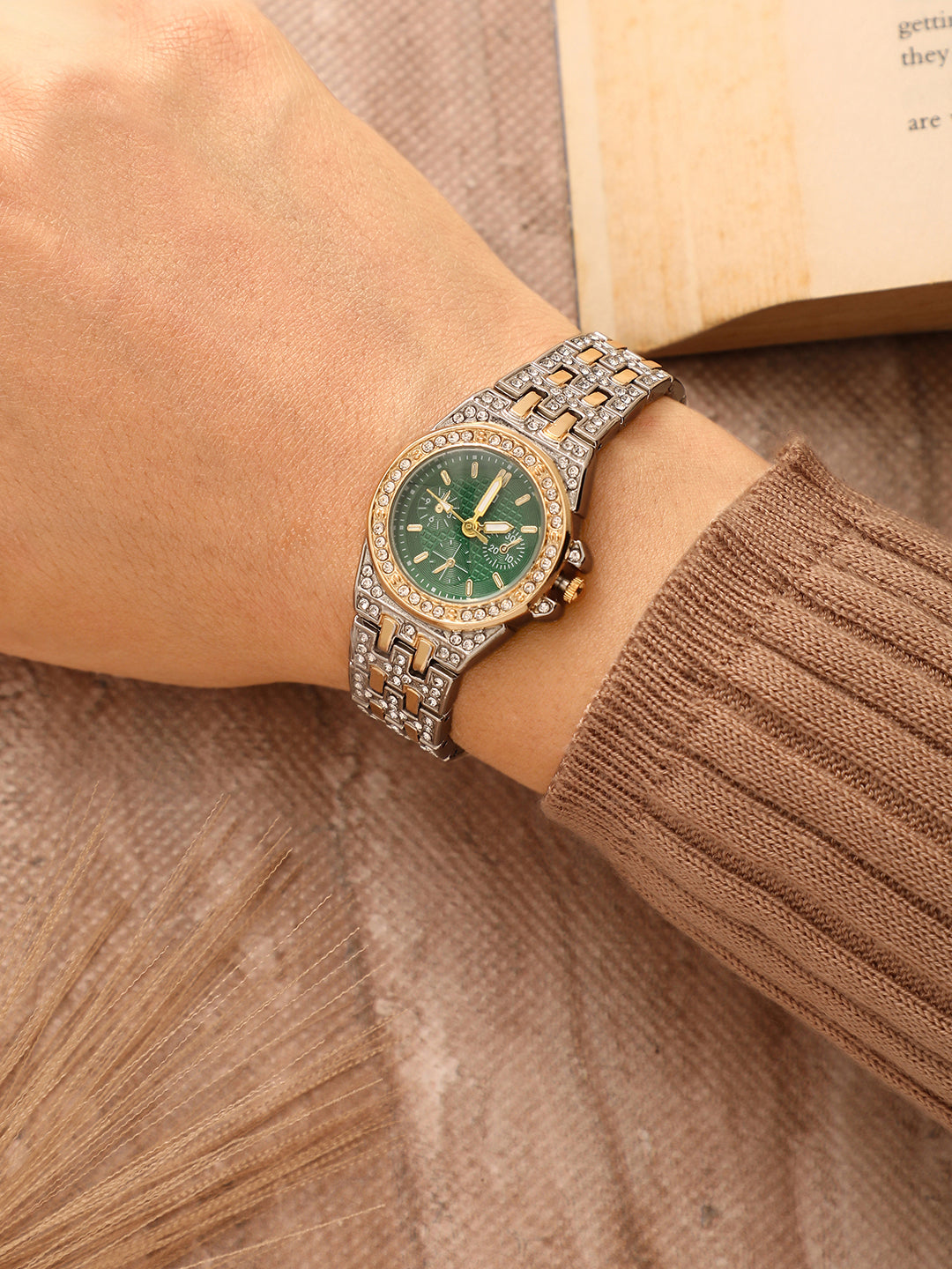The Geneva H-Link Round Watch