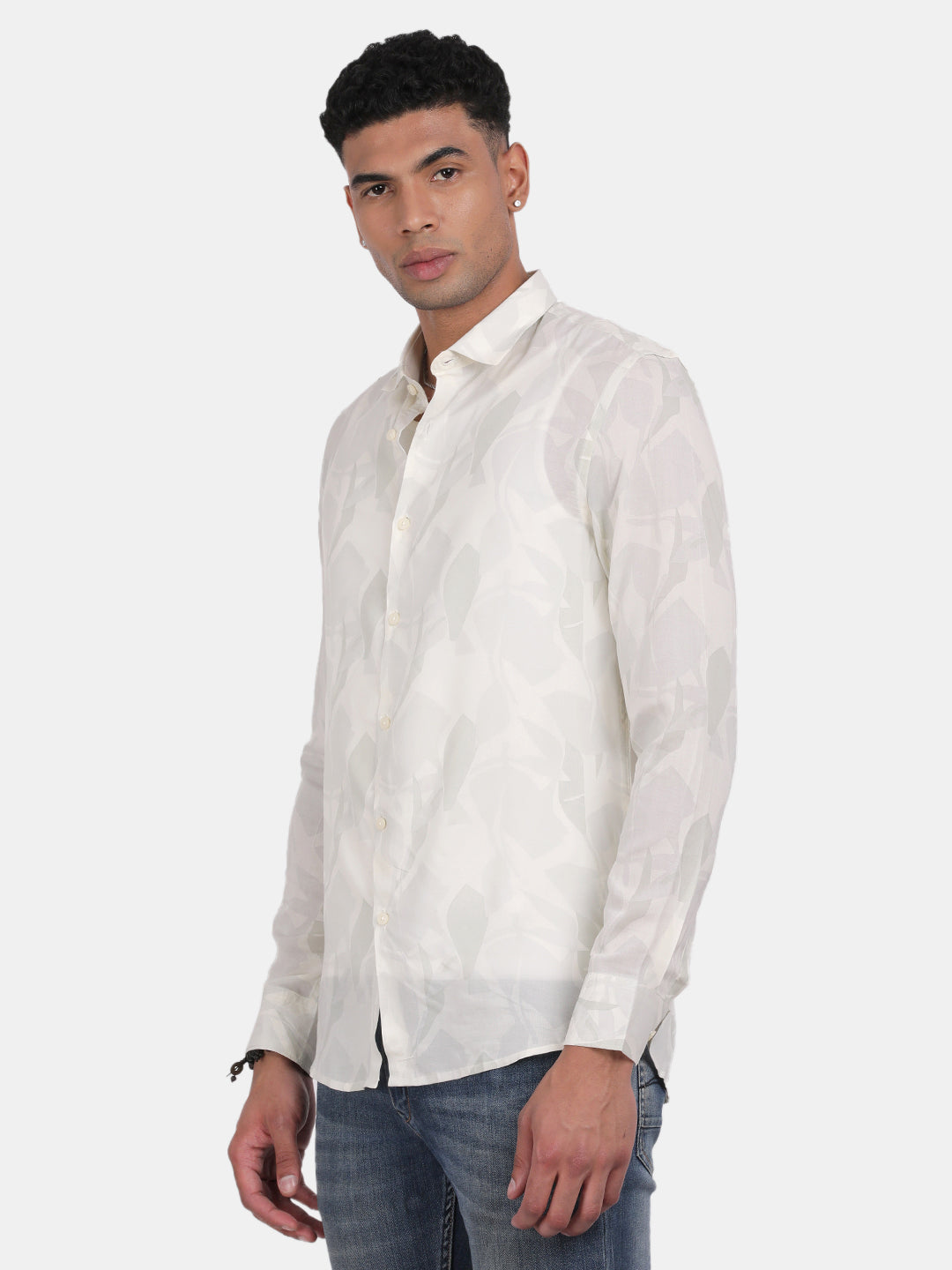 Men Cream Slim Fit Spread Collar Full Sleeve Casual Shirt