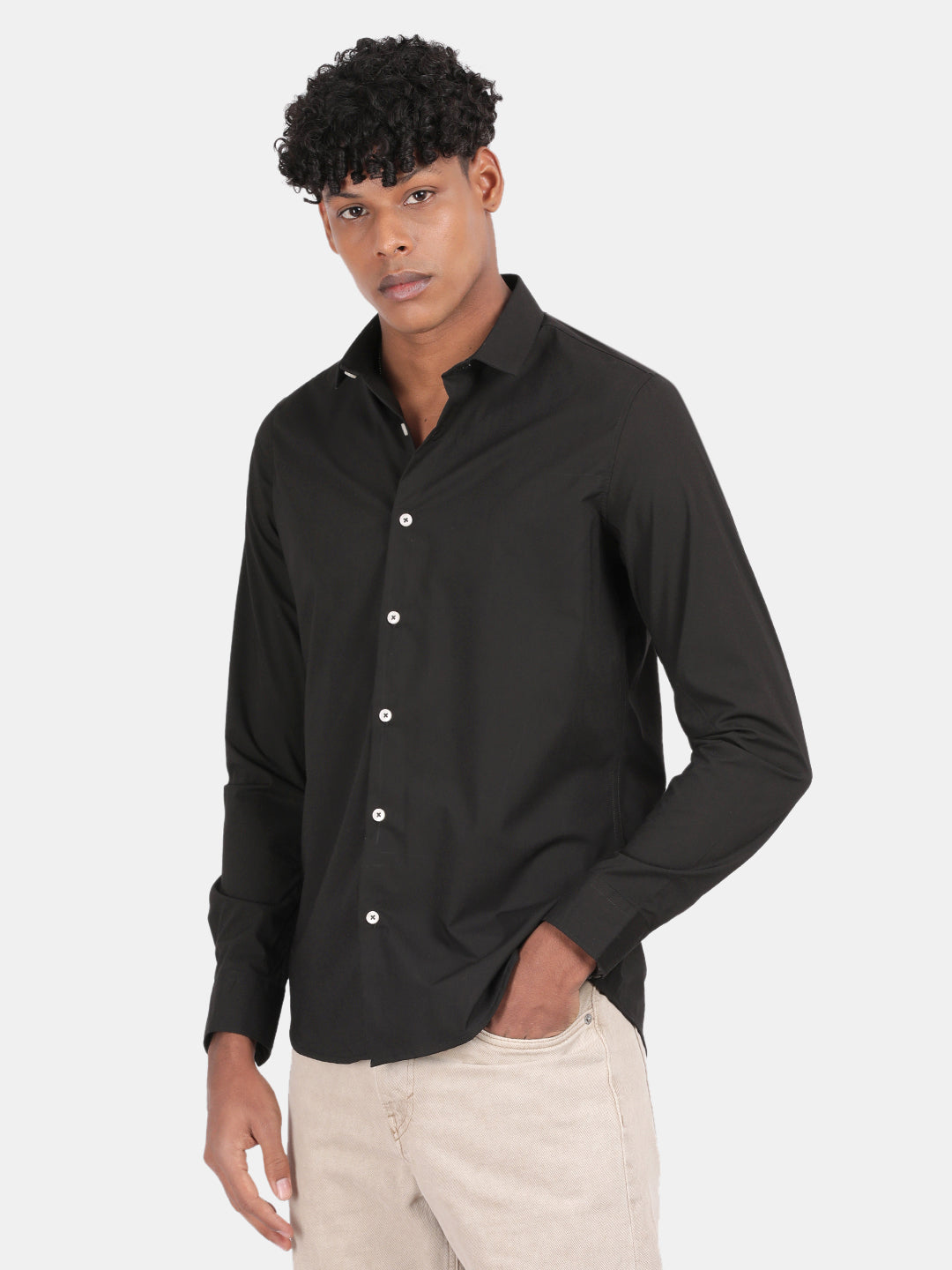 Men Black Slim Fit Spread Collar Full Sleeve Casual Shirt