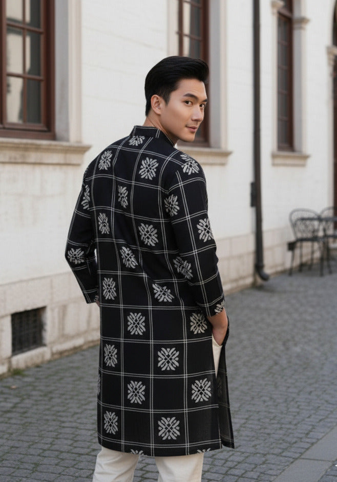 Men Black Embroidered Kurta