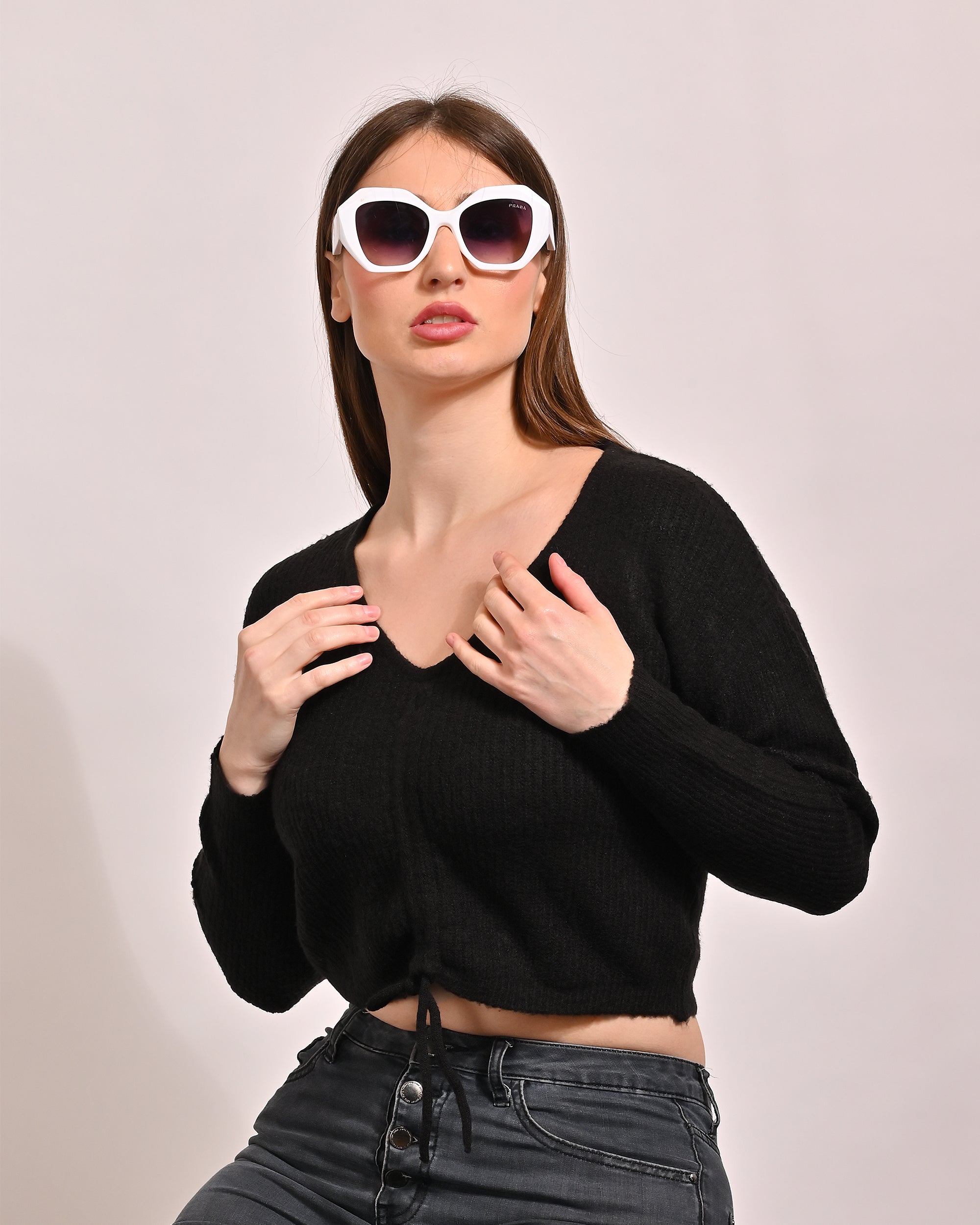 Women Black V Neck Crop Top