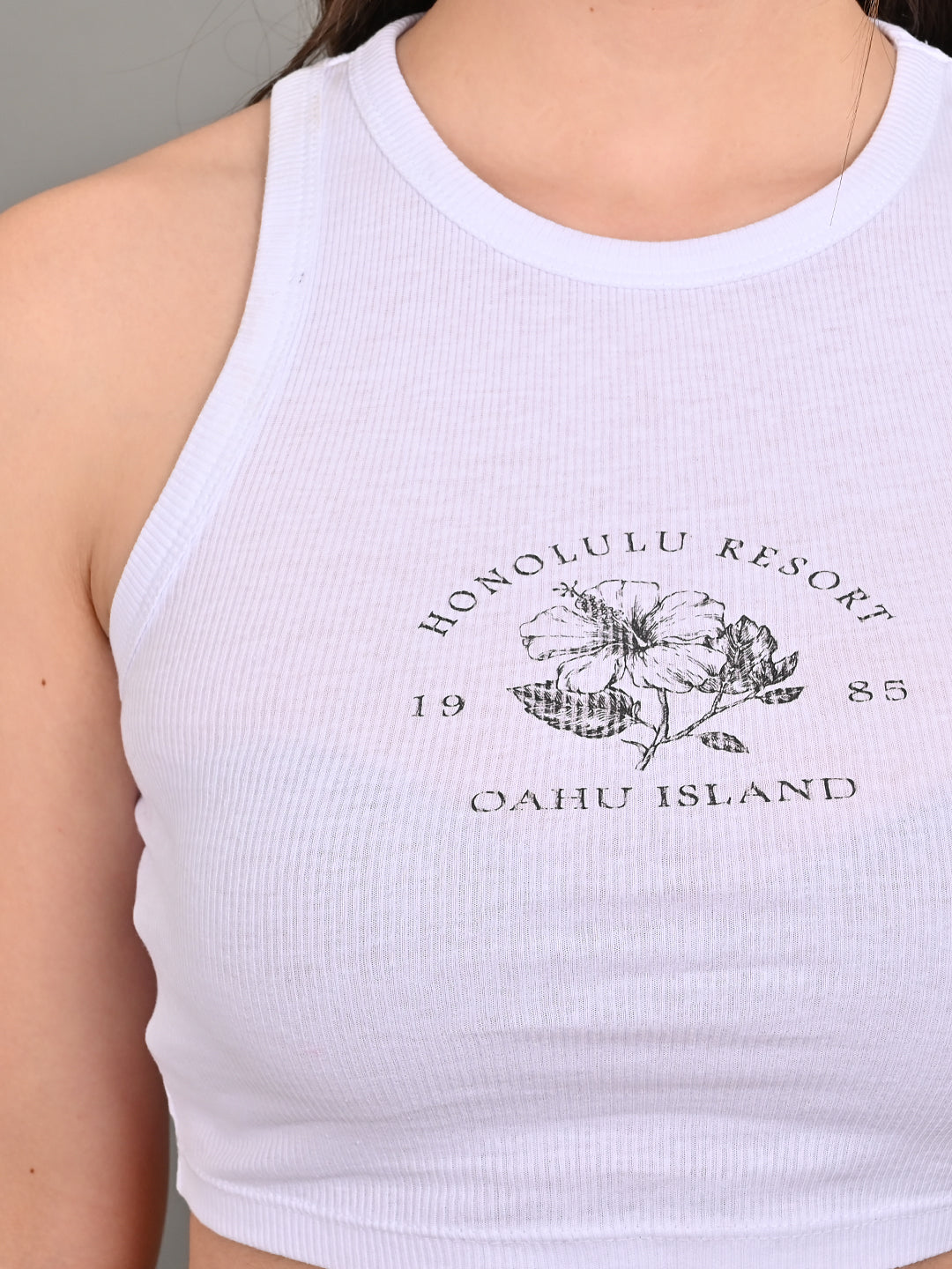 Women White Scoop Neck Tank