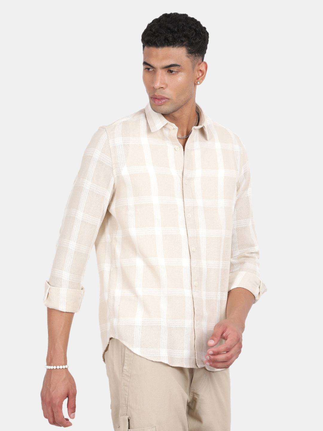 Men Off white Slim Fit Spread Collar Full Sleeve Casual Shirt