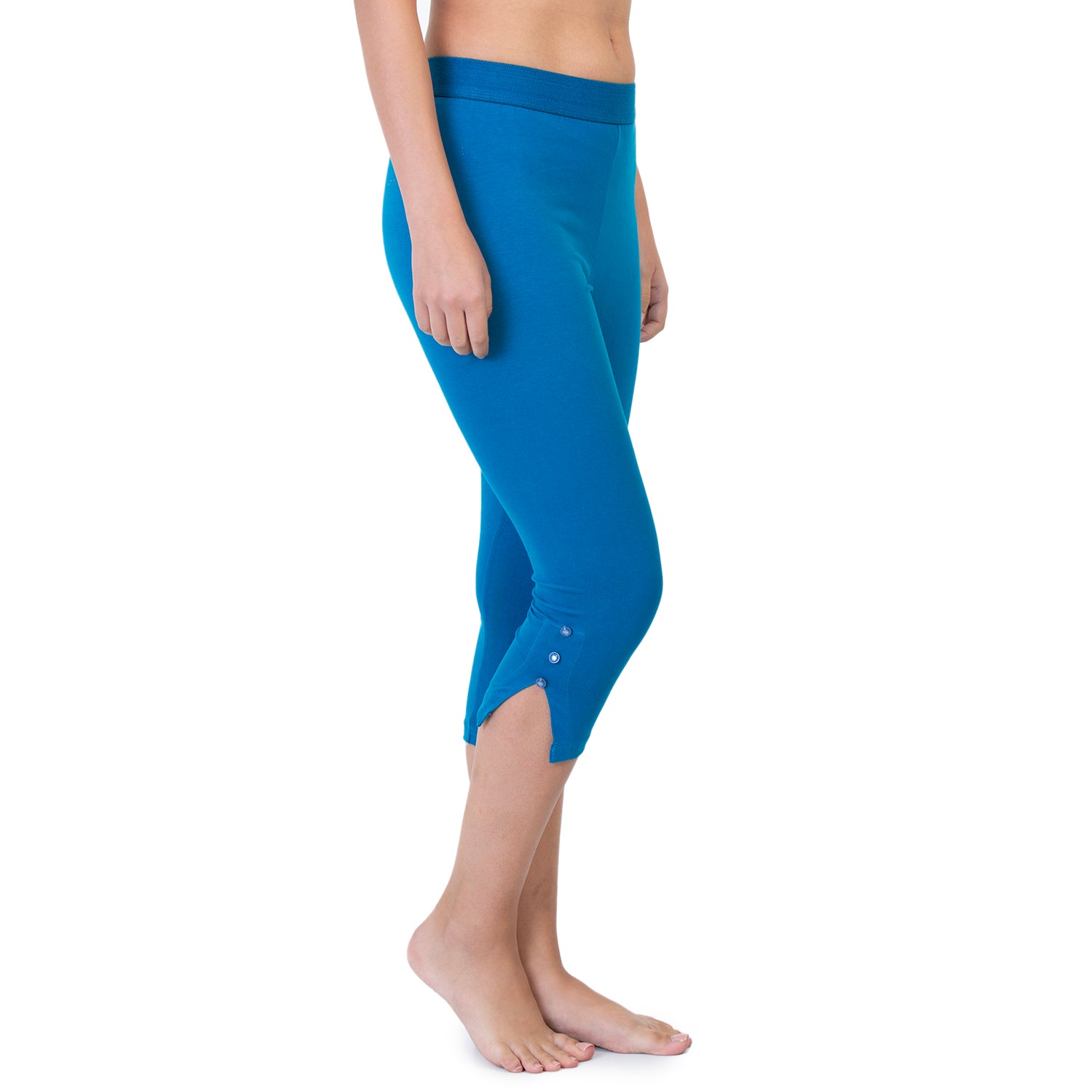 Women Blue 3/4th Solid Capri