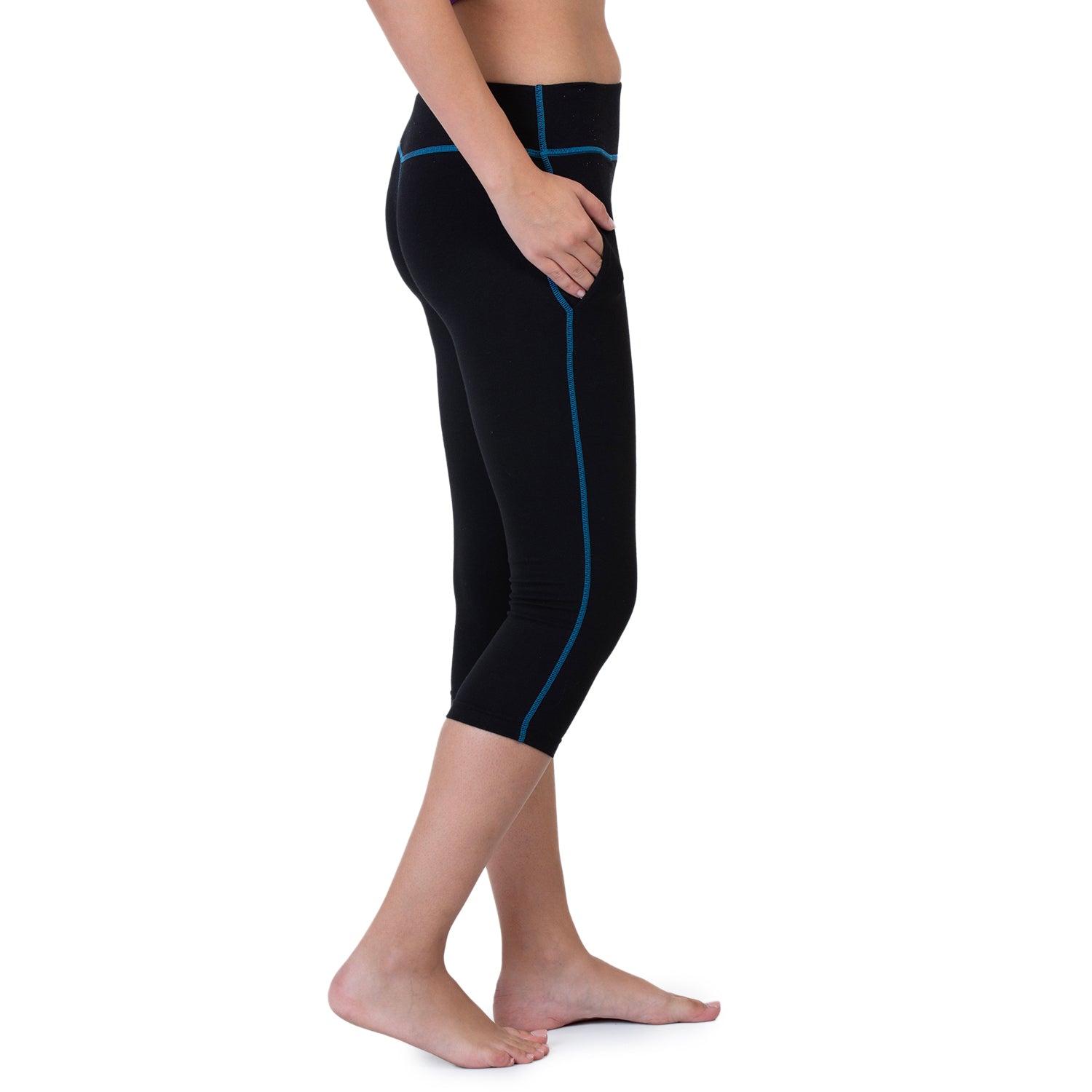 Women Black 3/4th Length Capri