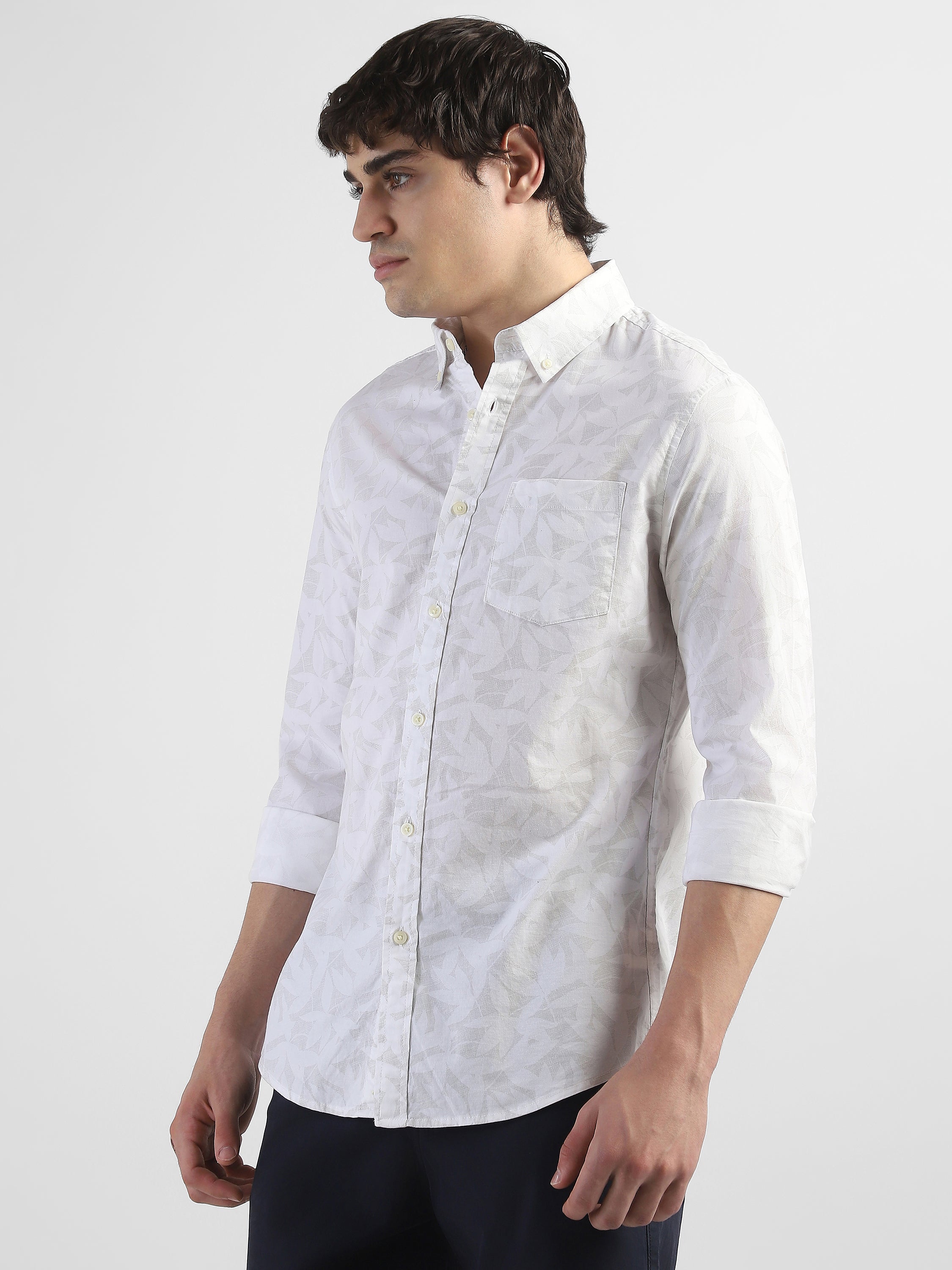 Men White Leaf Printed Regular Fit Shirt