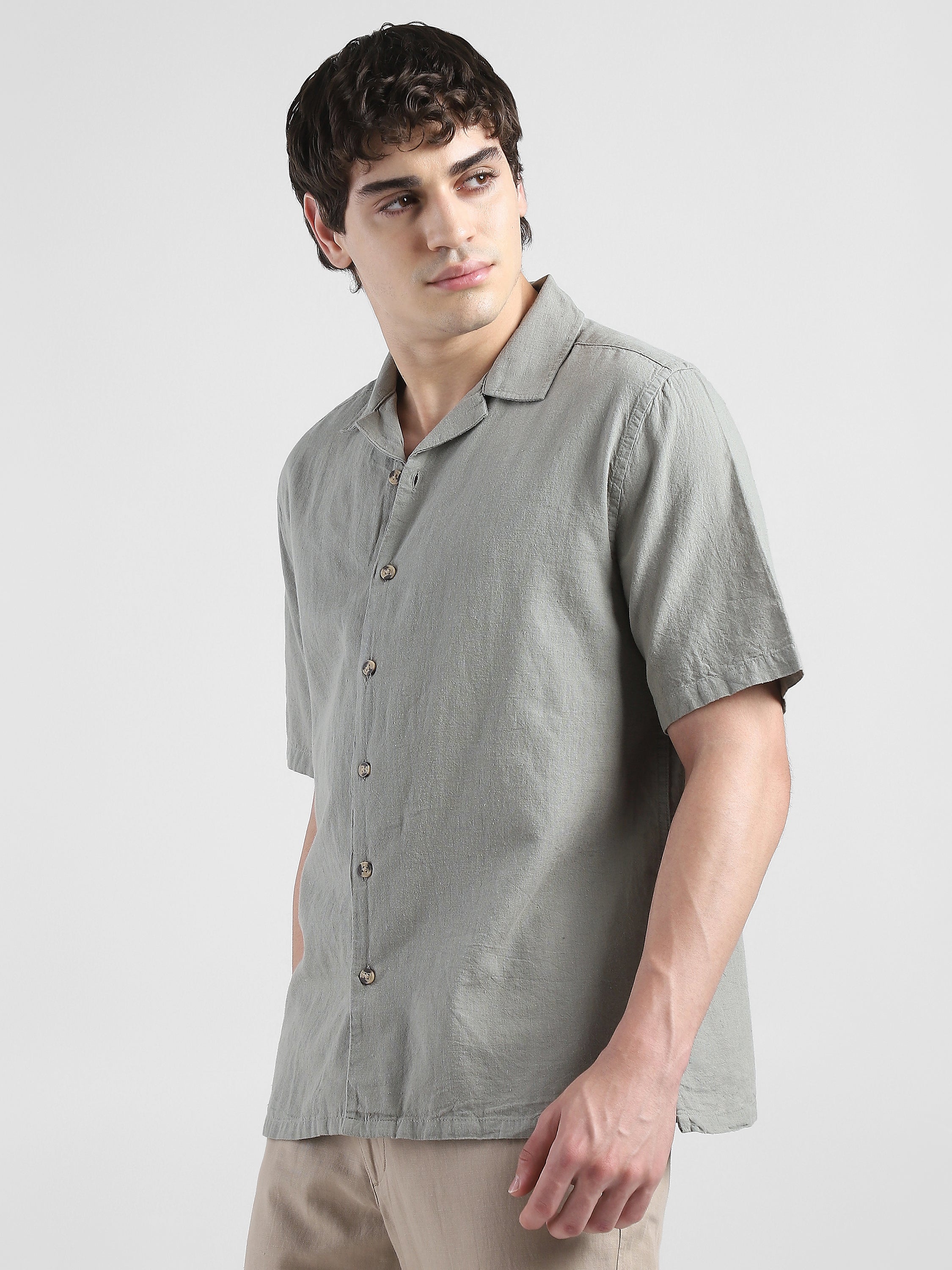 Men Olive Spread Collar Cotton Blend Shirt