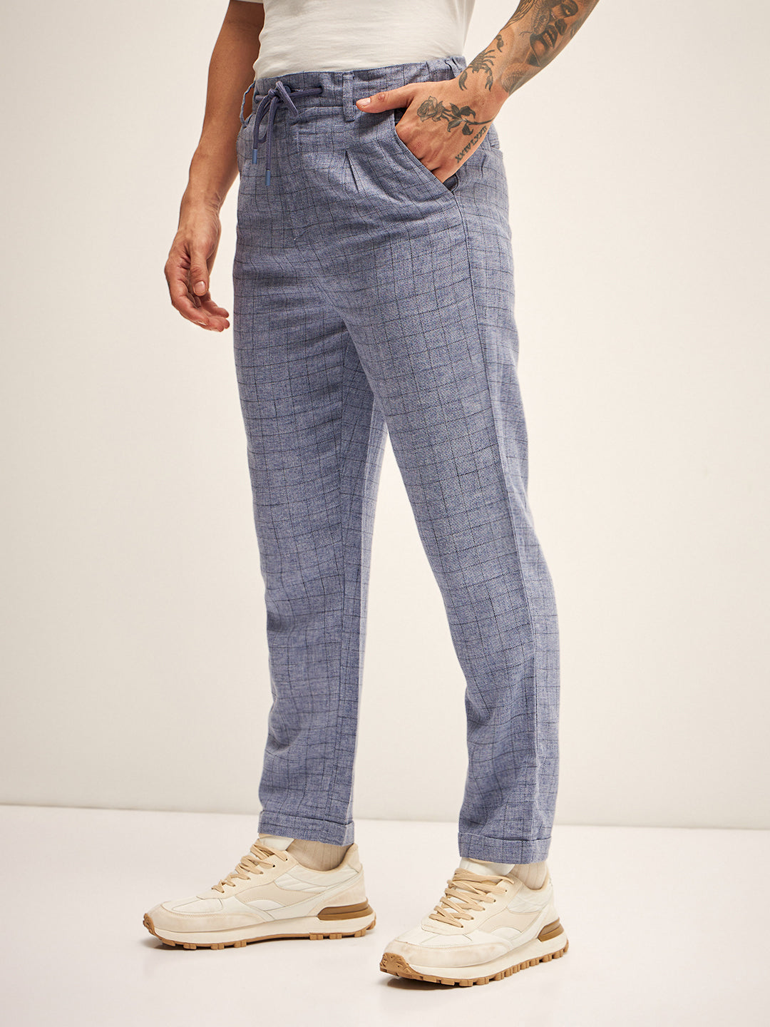 Men Blue Checked Regular Fit Mid-Rise Casual Pant