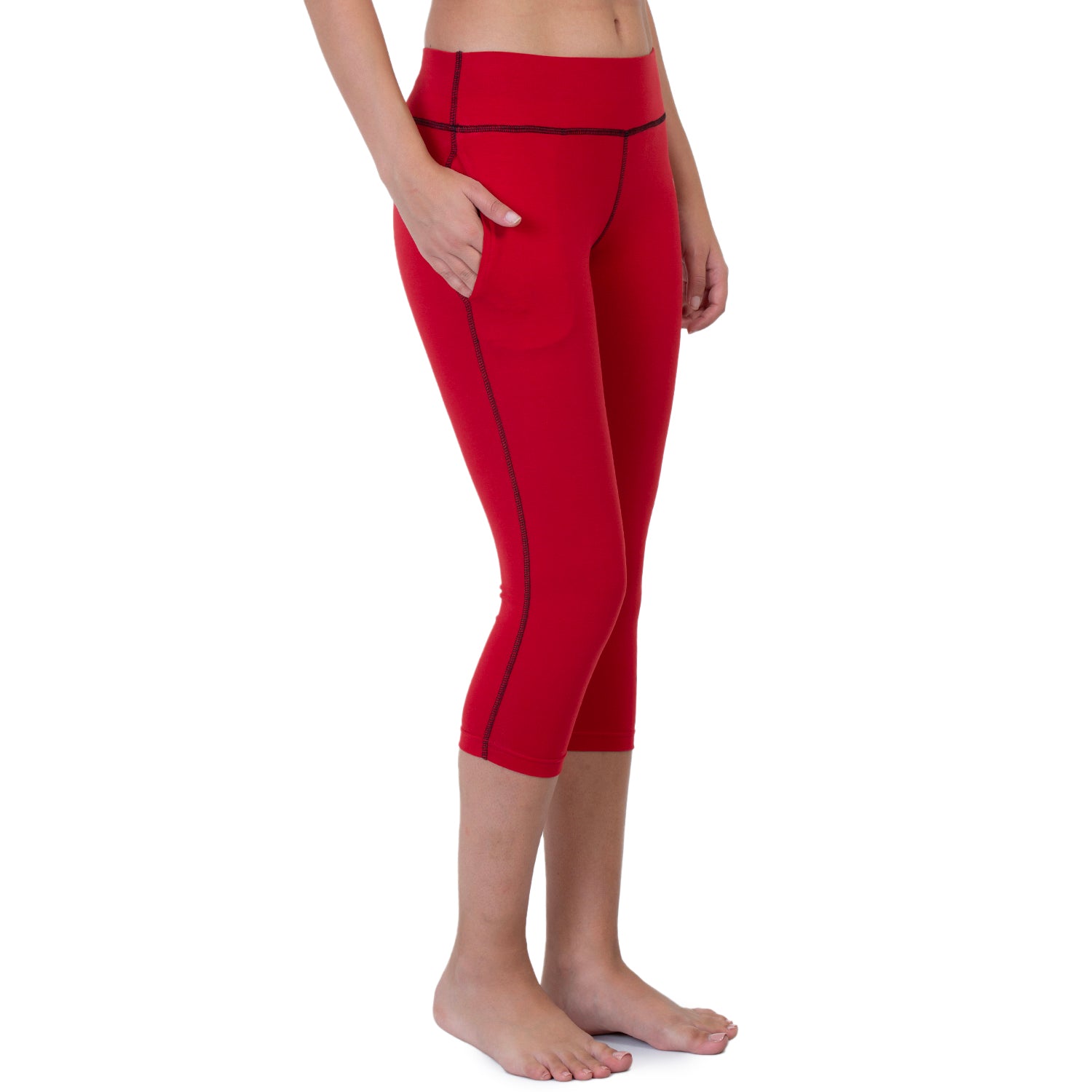 Women Maroon 3/4th Length Capri