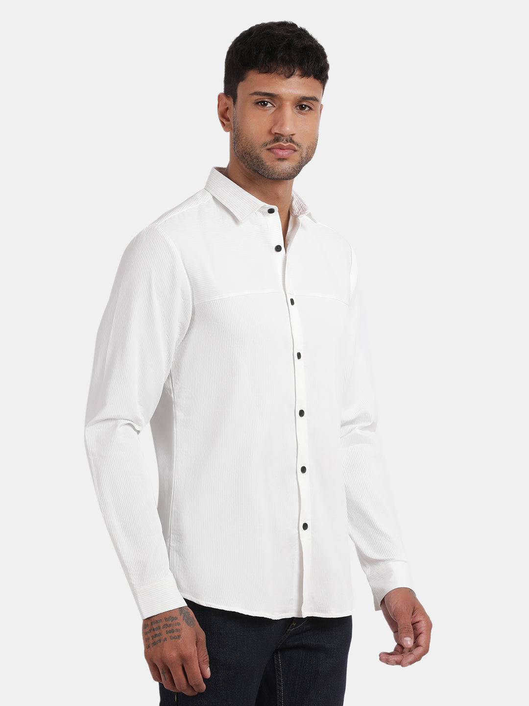 Men White Slim Fit Spread Collar Full Sleeve Casual Shirt