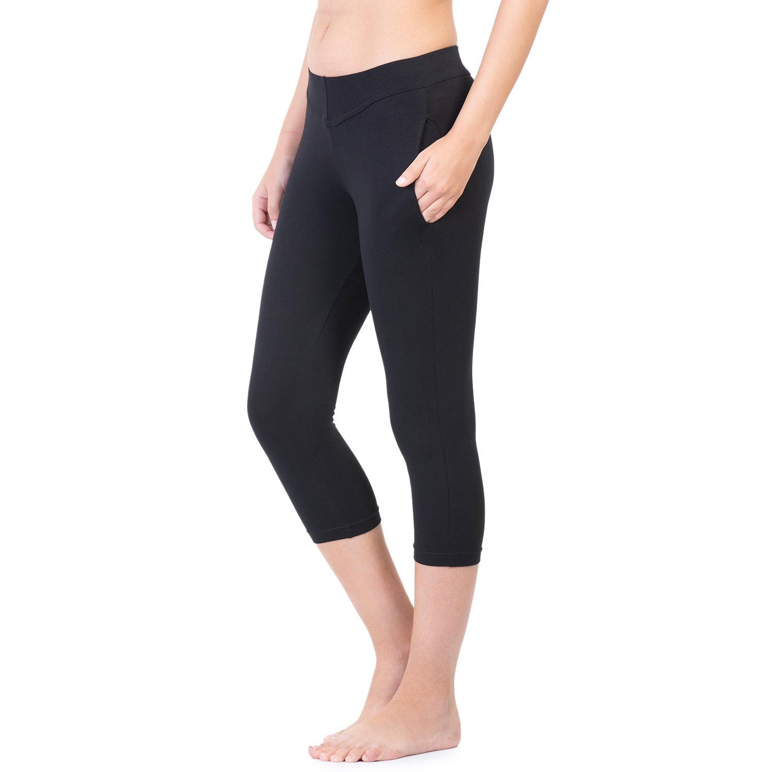 Women Black 3/4th Length Capri