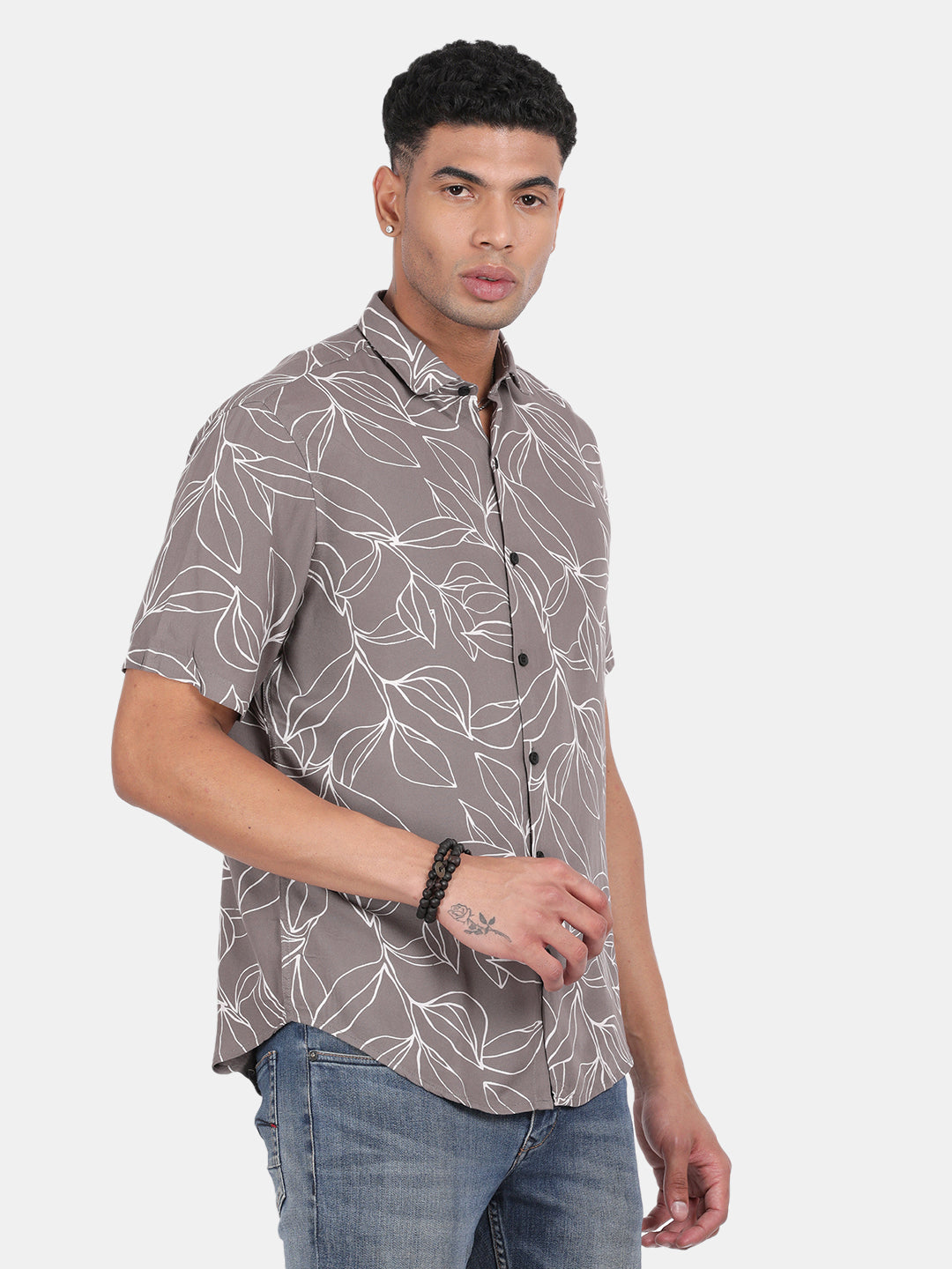 Men Light grey Slim Fit Spread Collar Half Sleeve Casual Shirt