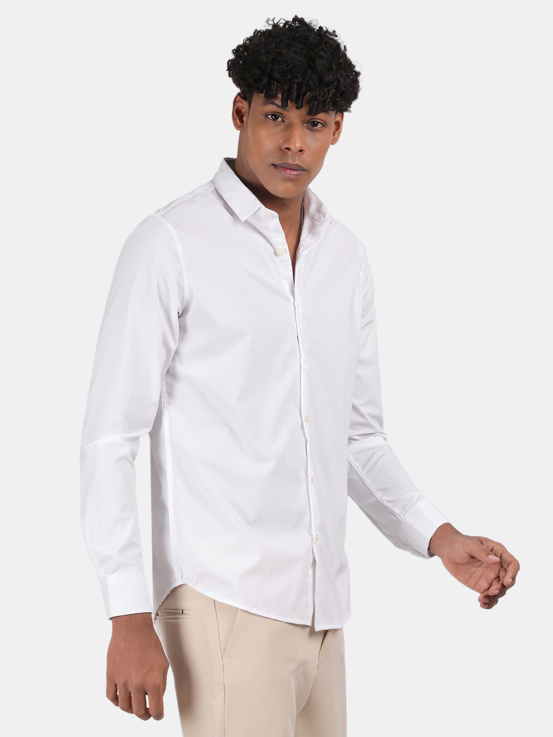 Men White Slim Fit Spread Collar Full Sleeve Casual Shirt