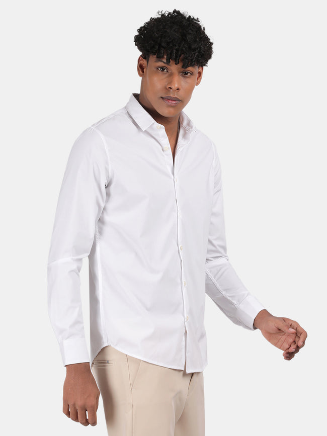 Men White Slim Fit Spread Collar Full Sleeve Casual Shirt