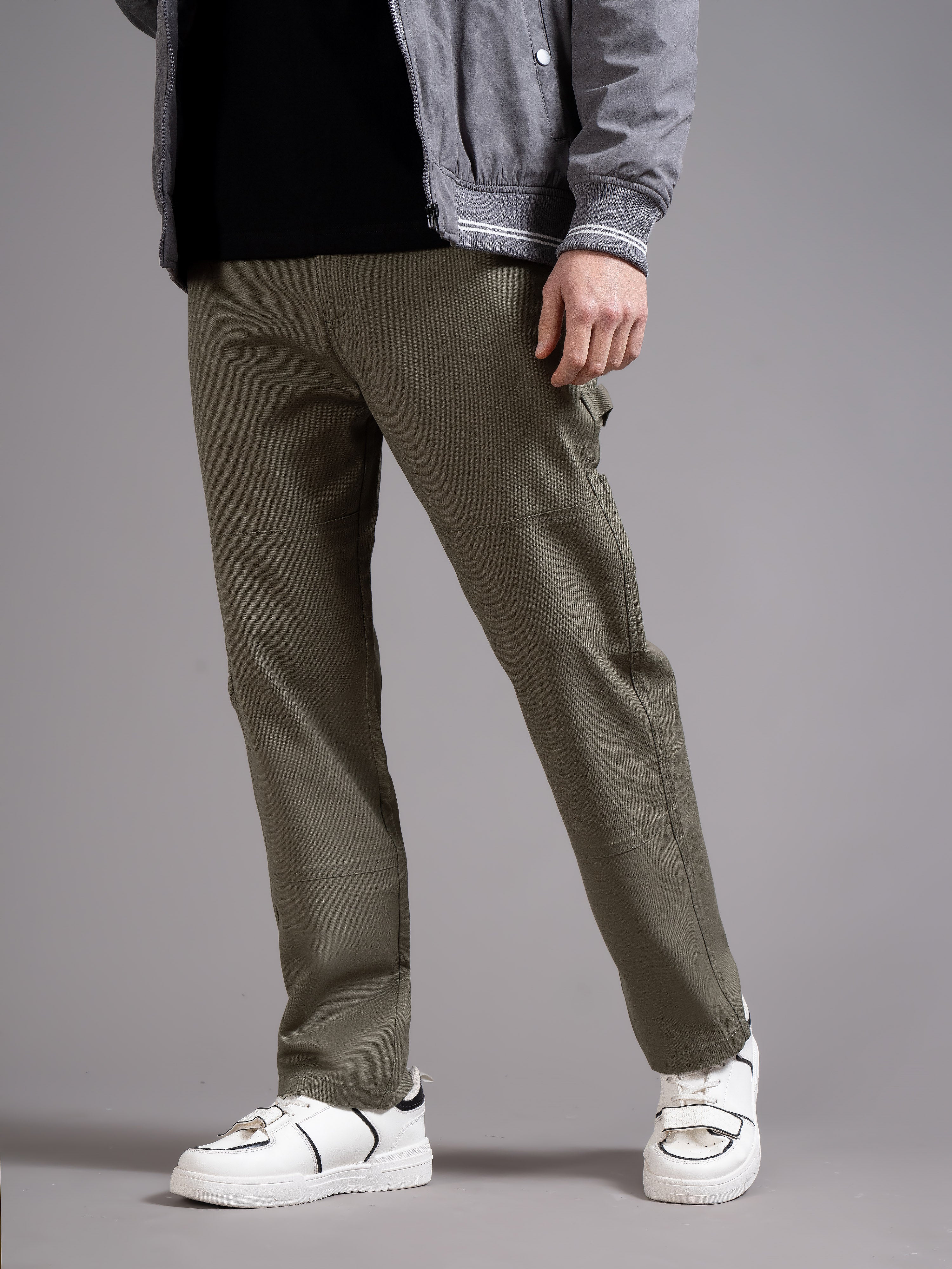Men Green Straight Fit Cargo Trouser