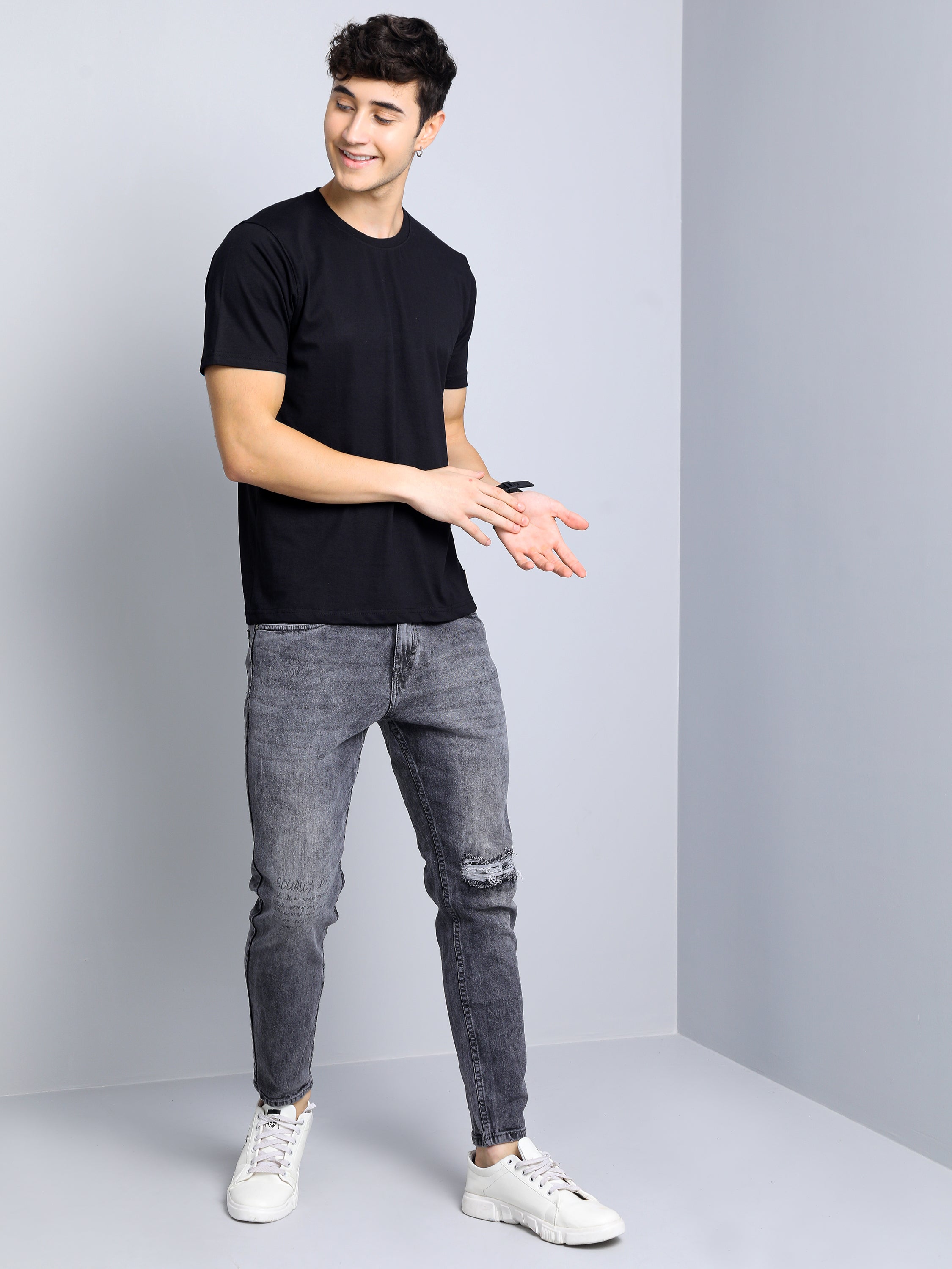 Men Plain Black T-Shirt