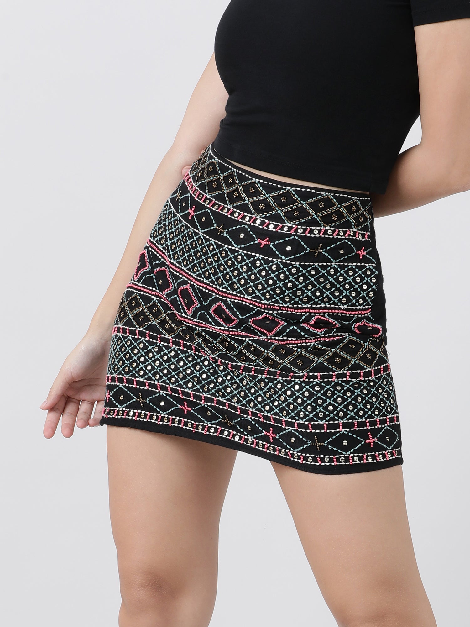 printed black skirt