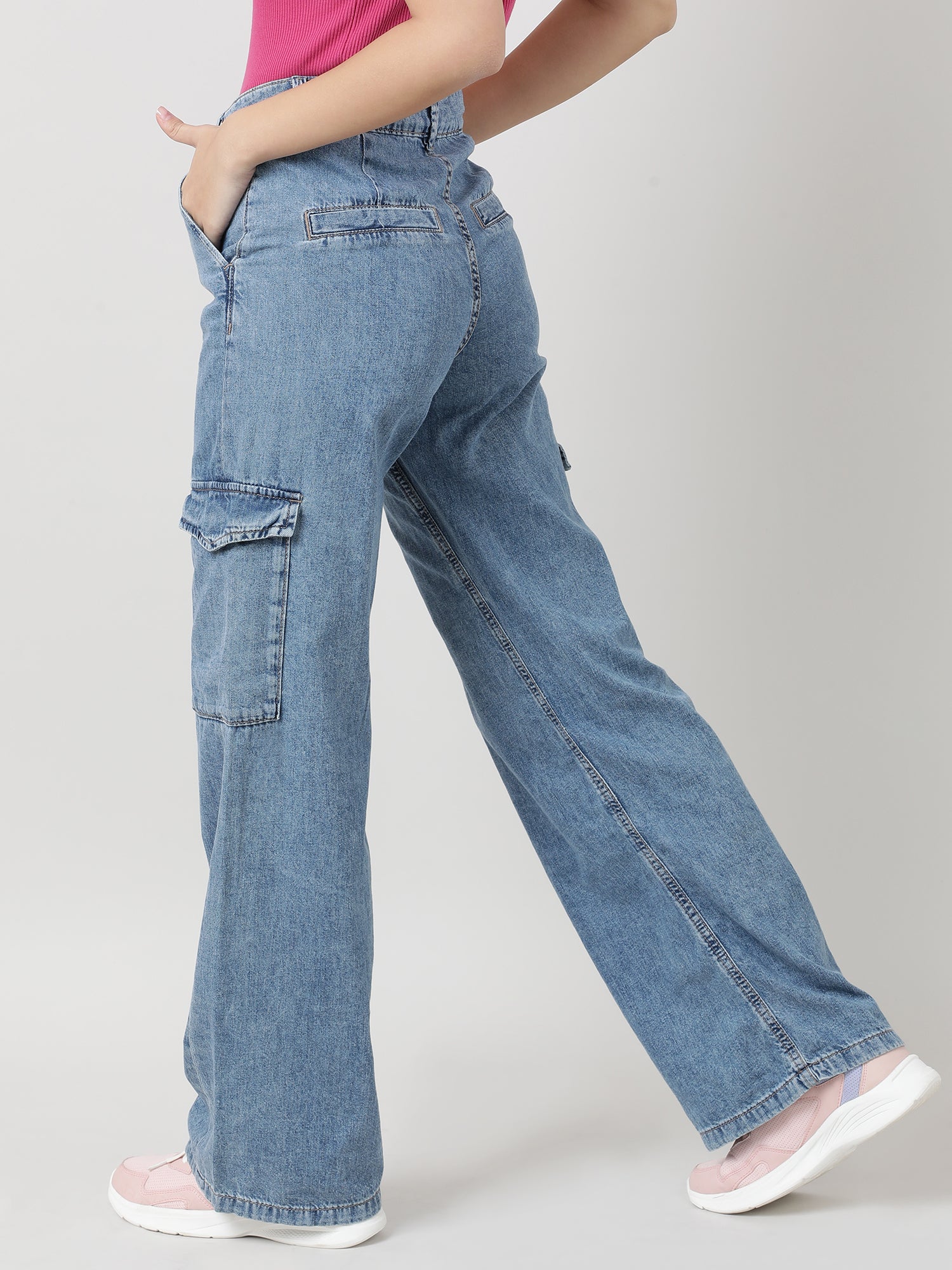 Women Relaxed Fit Blue Washed Denim Jeans