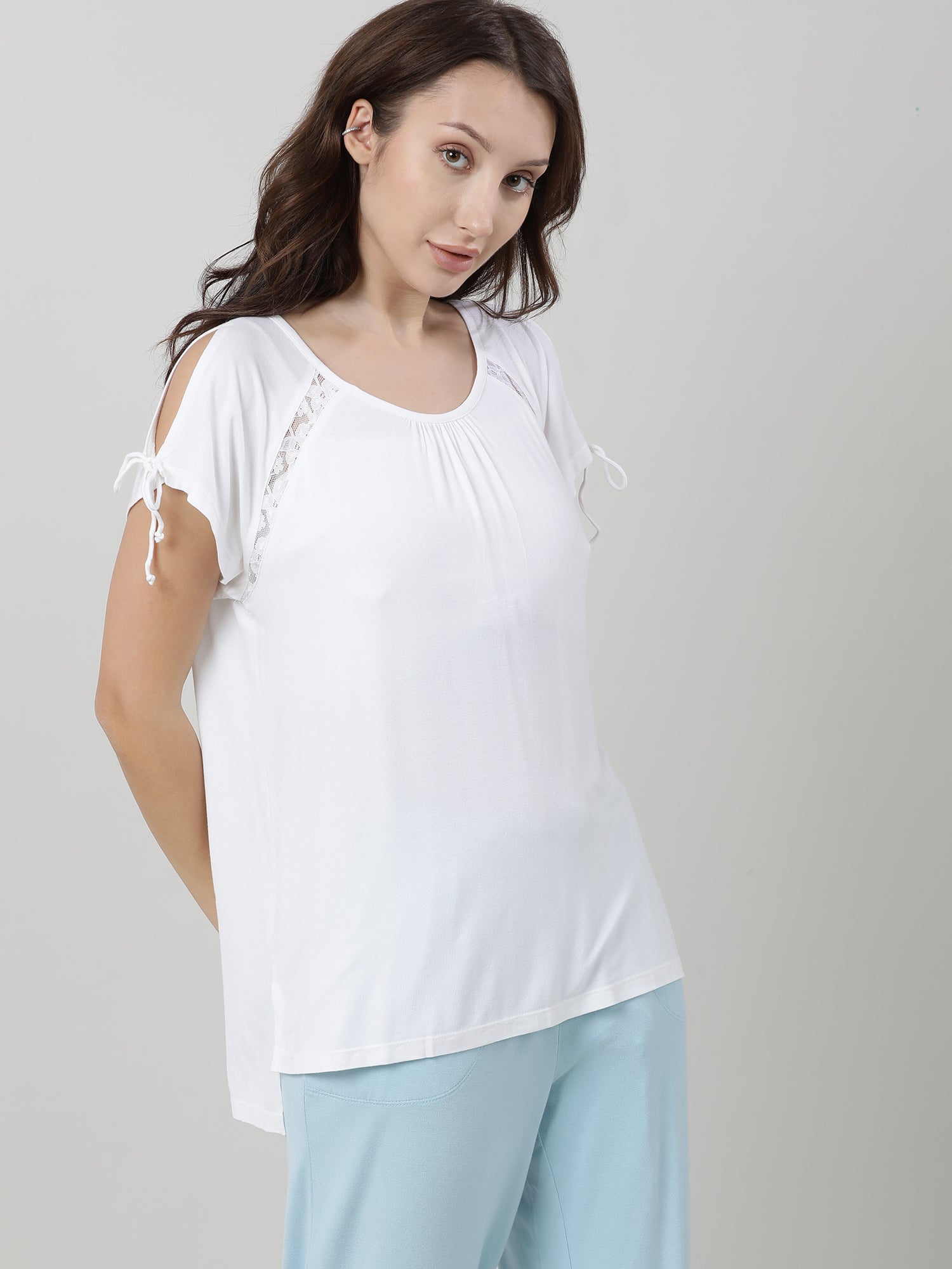 Women White Relaxed Fit T shirt