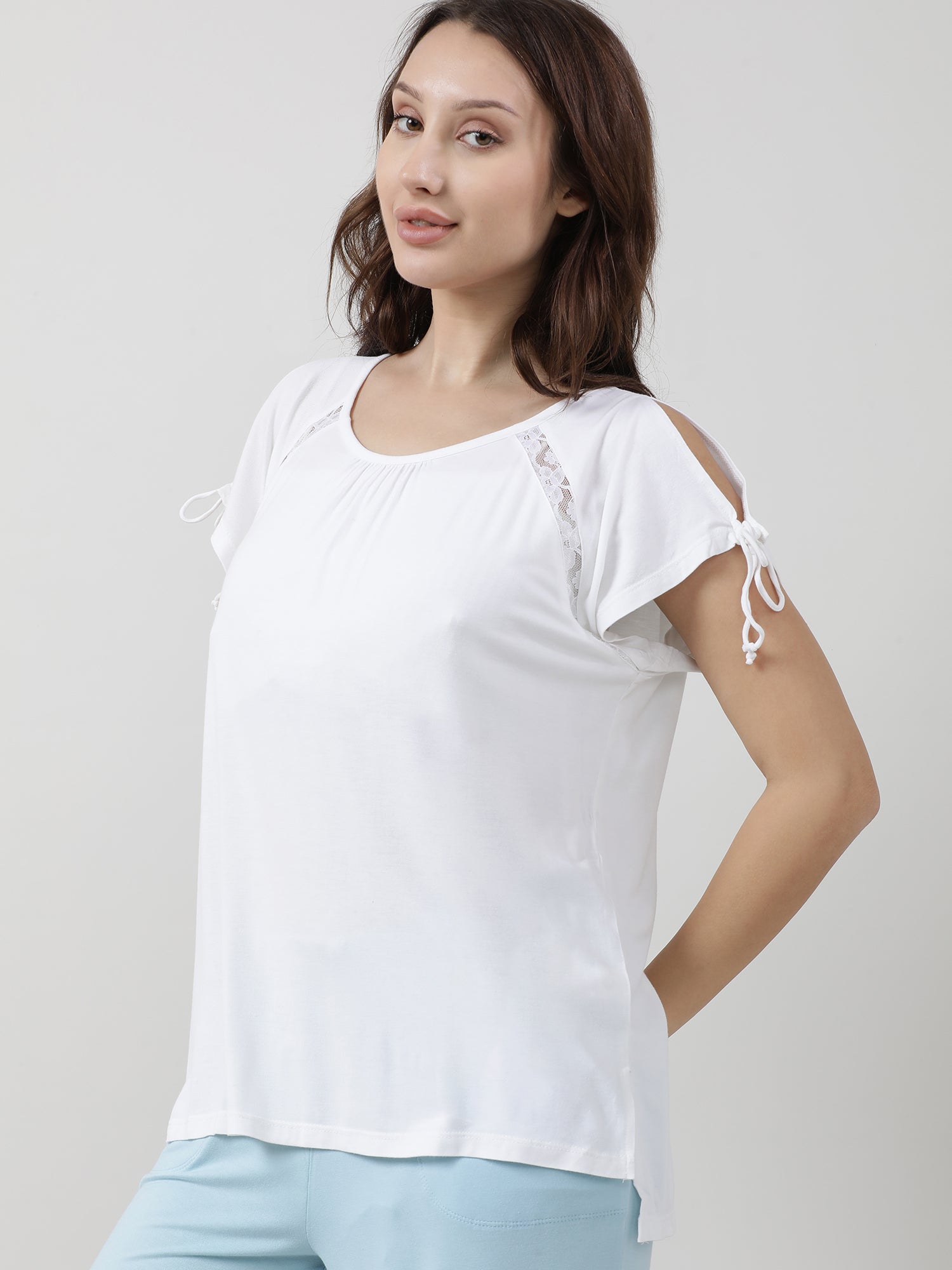 Women White Relaxed Fit T shirt