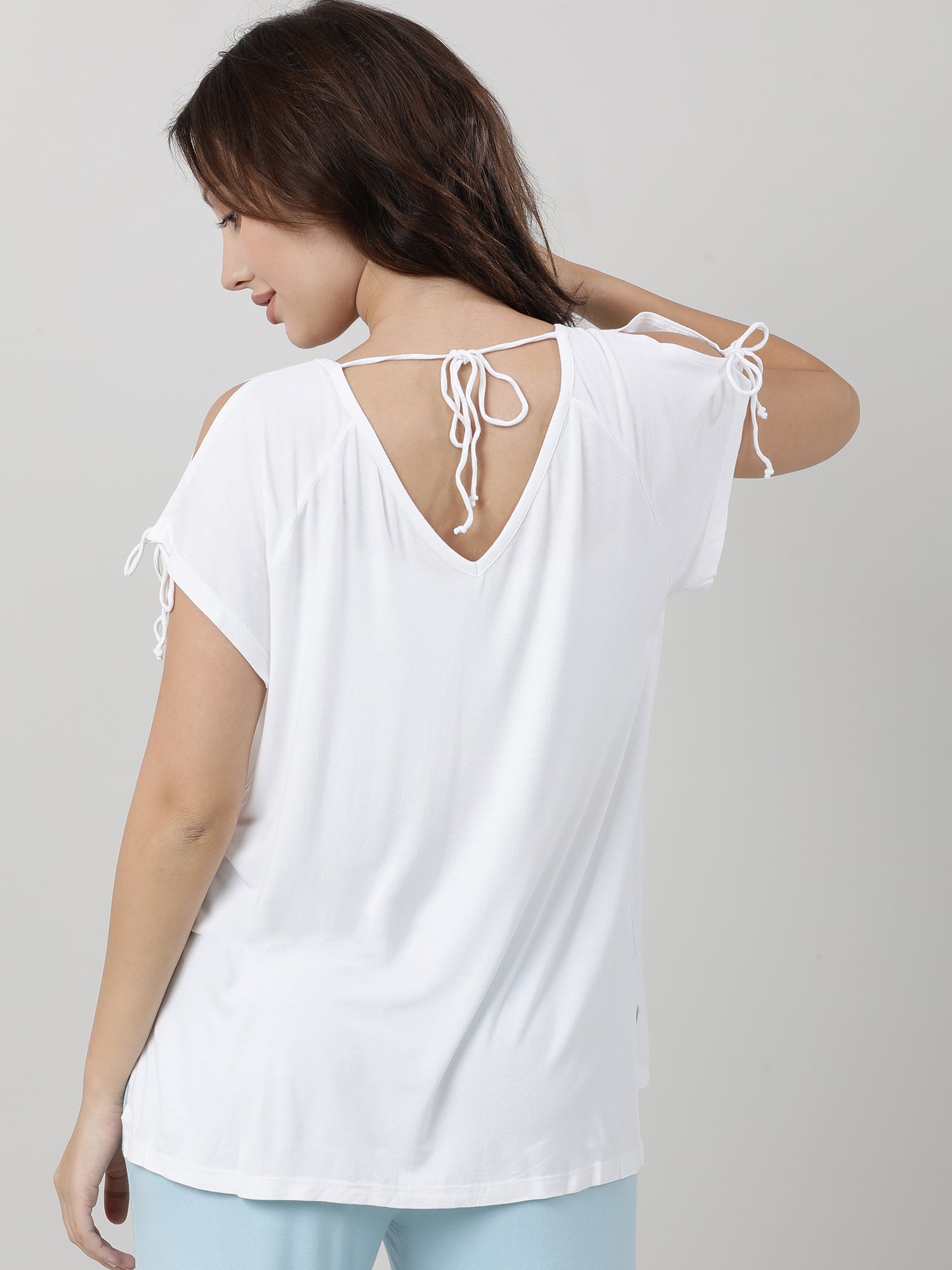 Women White Relaxed Fit T shirt