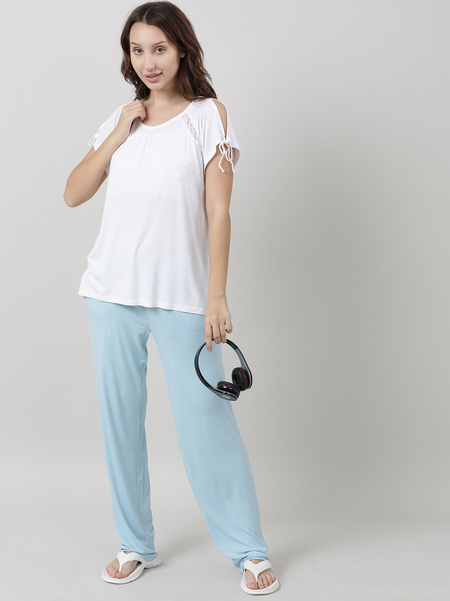 Women White Relaxed Fit T shirt