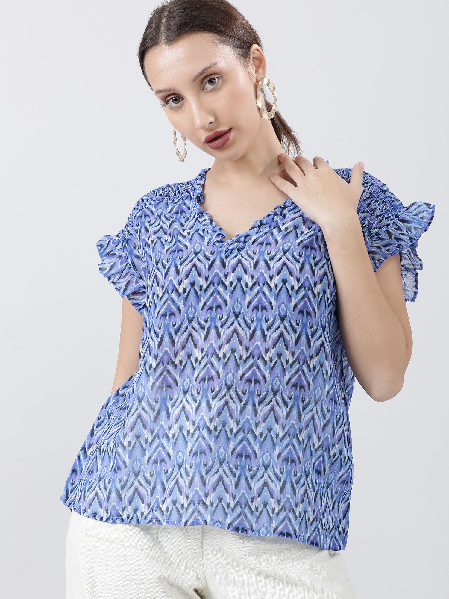 Women Regular Fit Printed Blue Top With Frills