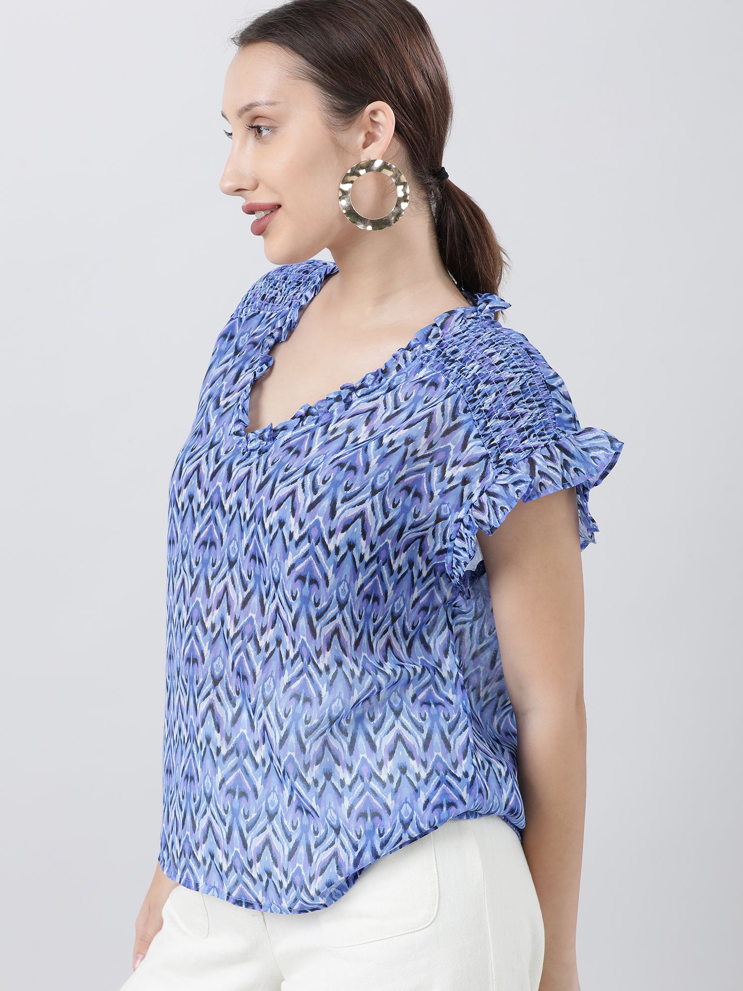 Women Regular Fit Printed Blue Top With Frills