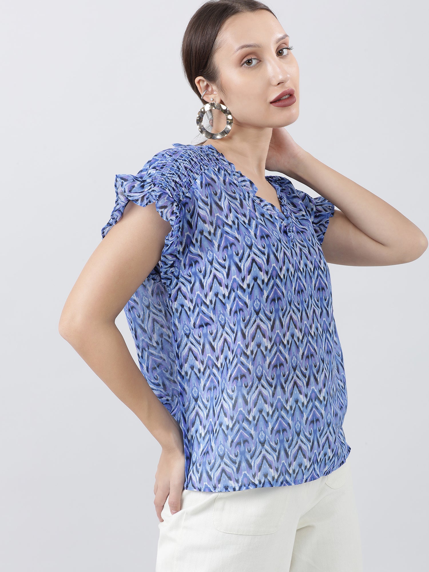 Women Regular Fit Printed Blue Top With Frills