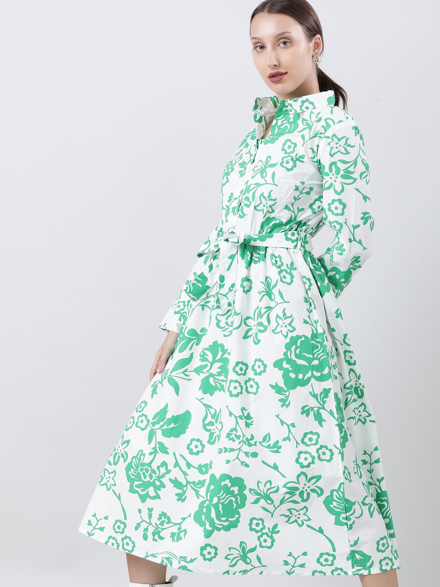 Women Regular Fit Green Printed A Line Midi Dress With Belt