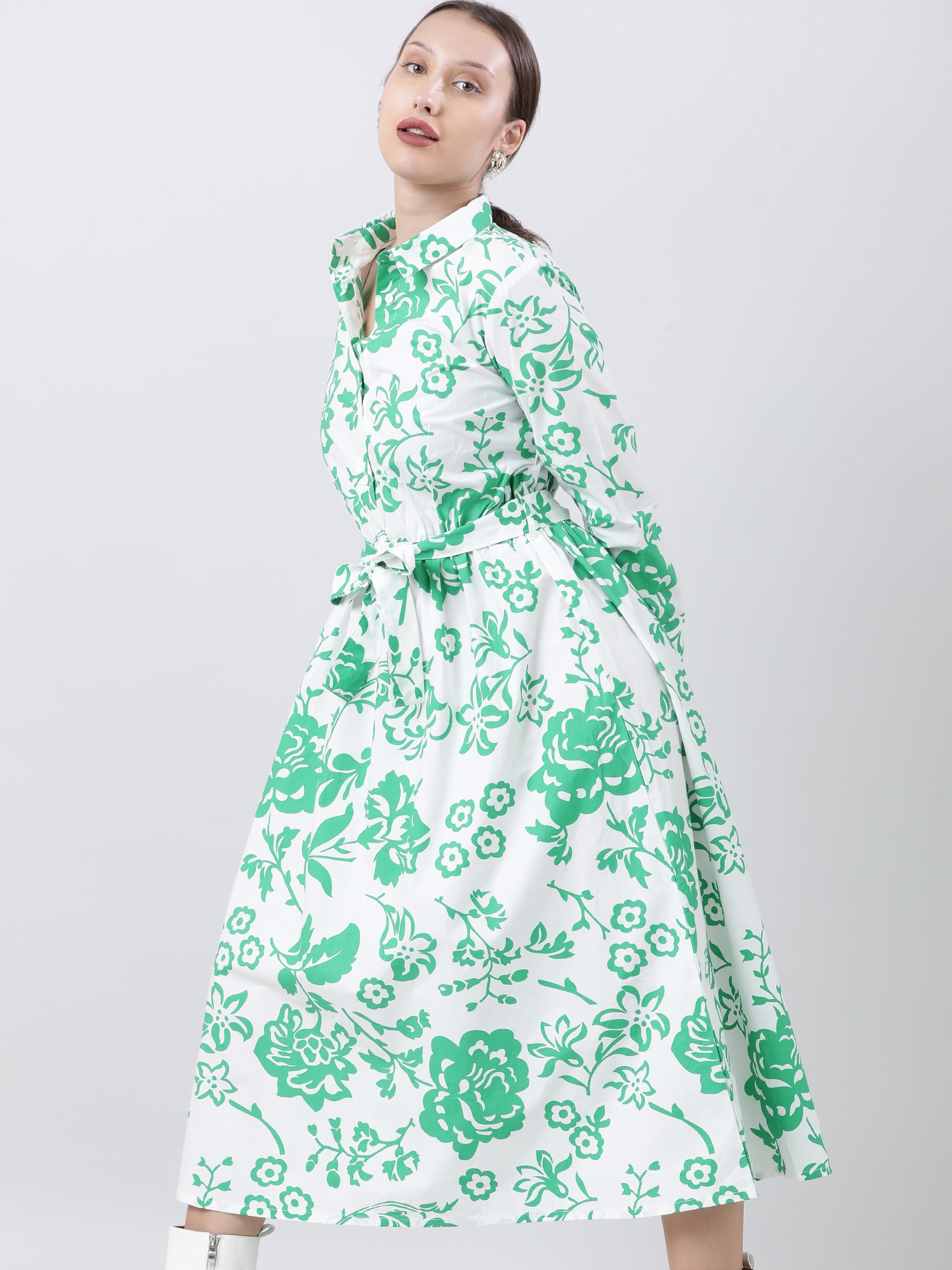 Women Regular Fit Green Printed A Line Midi Dress With Belt