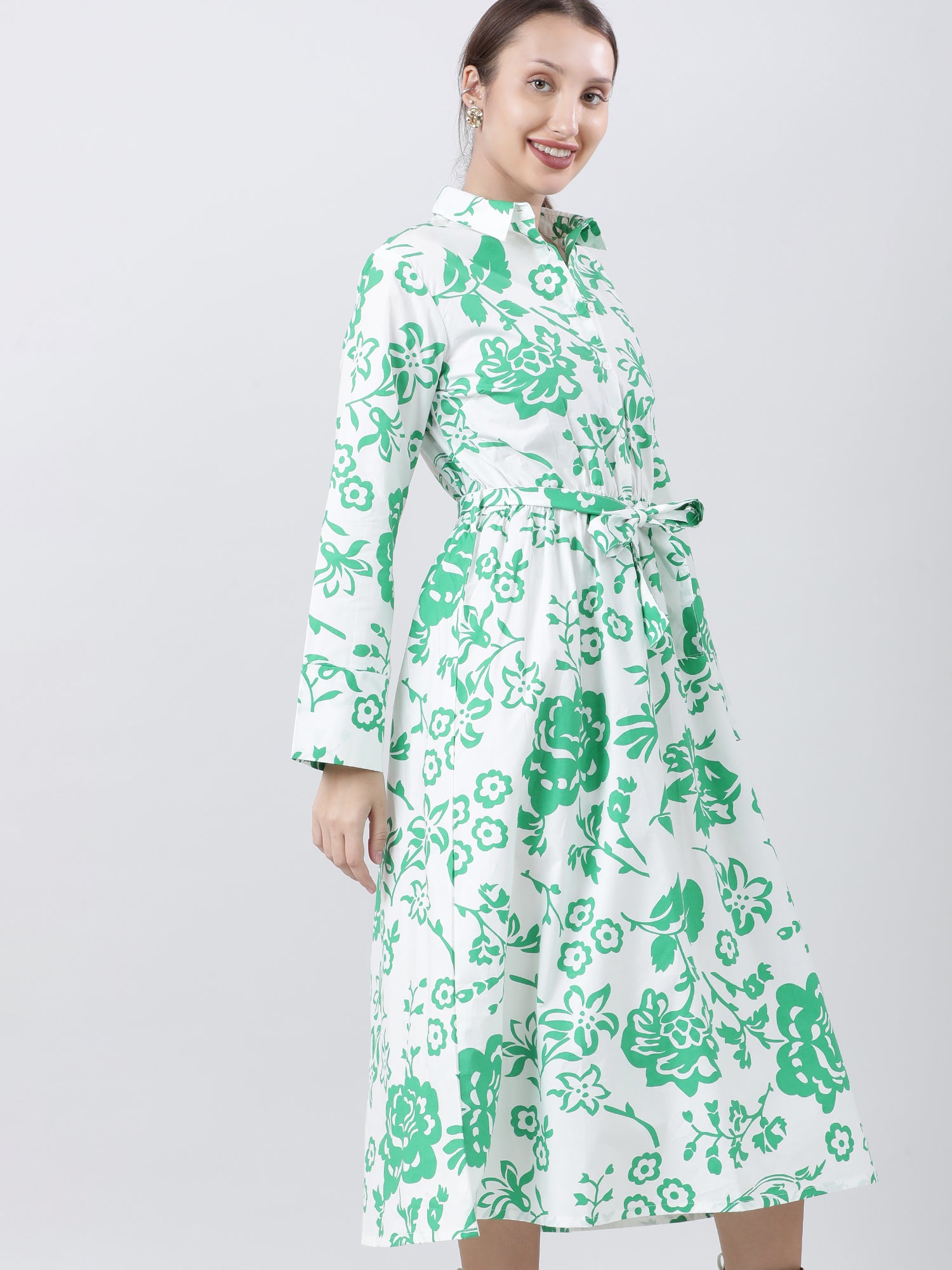 Women Regular Fit Green Printed A Line Midi Dress With Belt