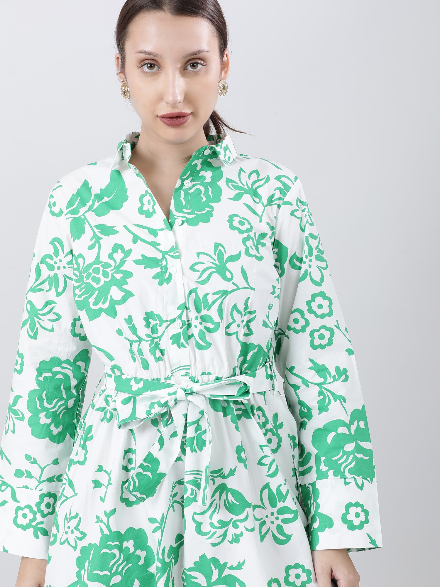 Women Regular Fit Green Printed A Line Midi Dress With Belt