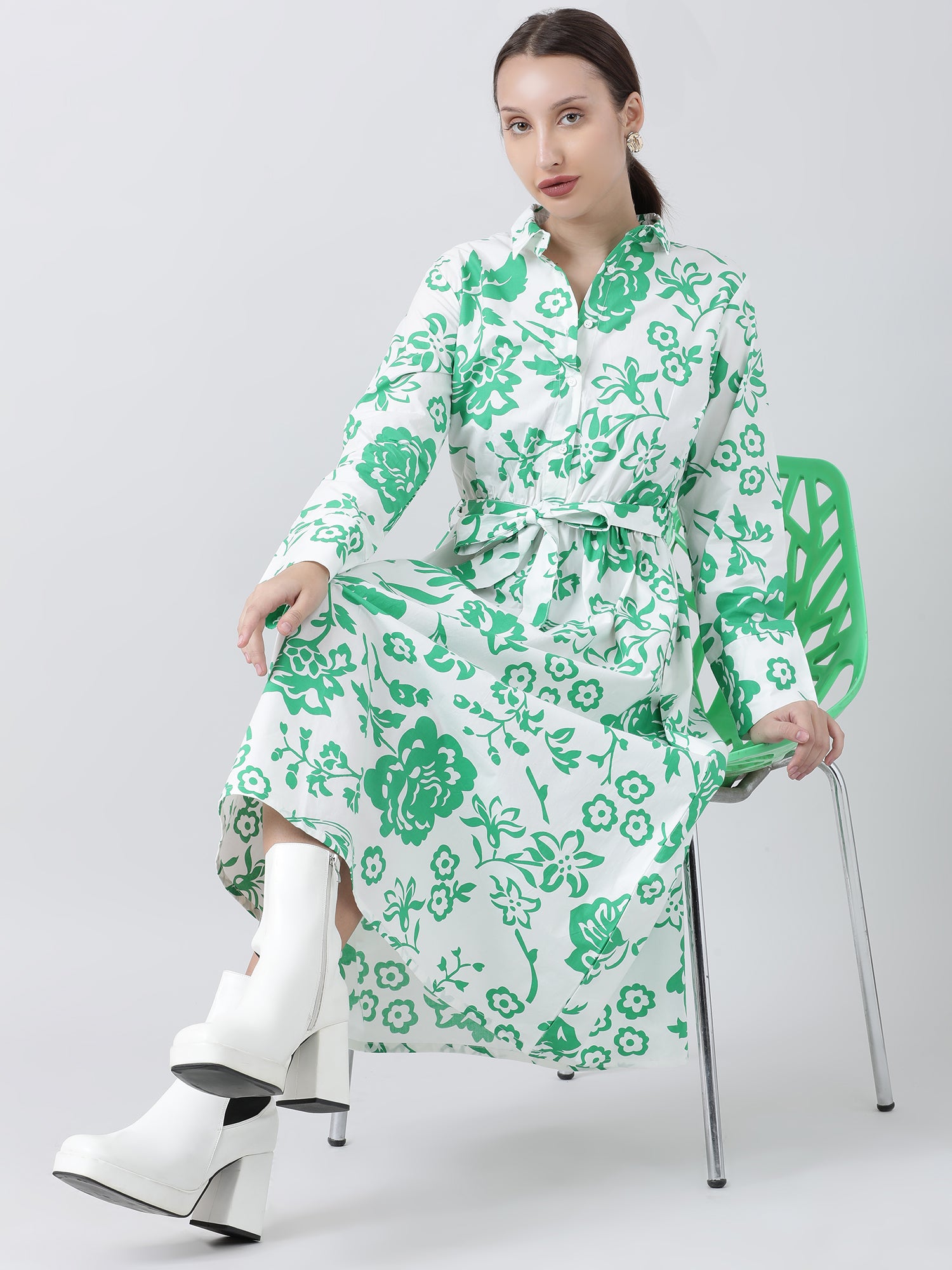 Women Regular Fit Green Printed A Line Midi Dress With Belt