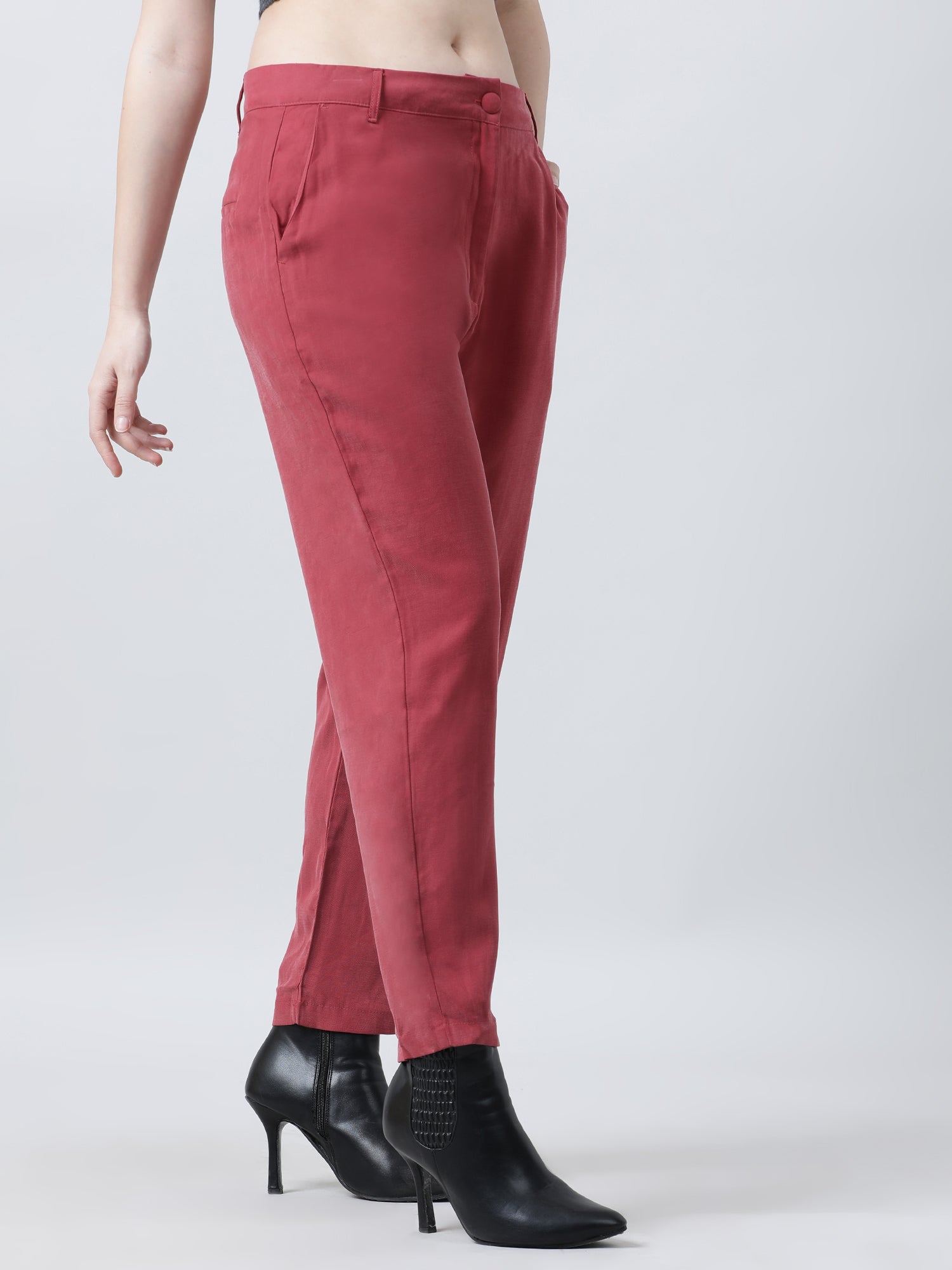 Women Regular Fit Mid Rise Solid Maroon Pants